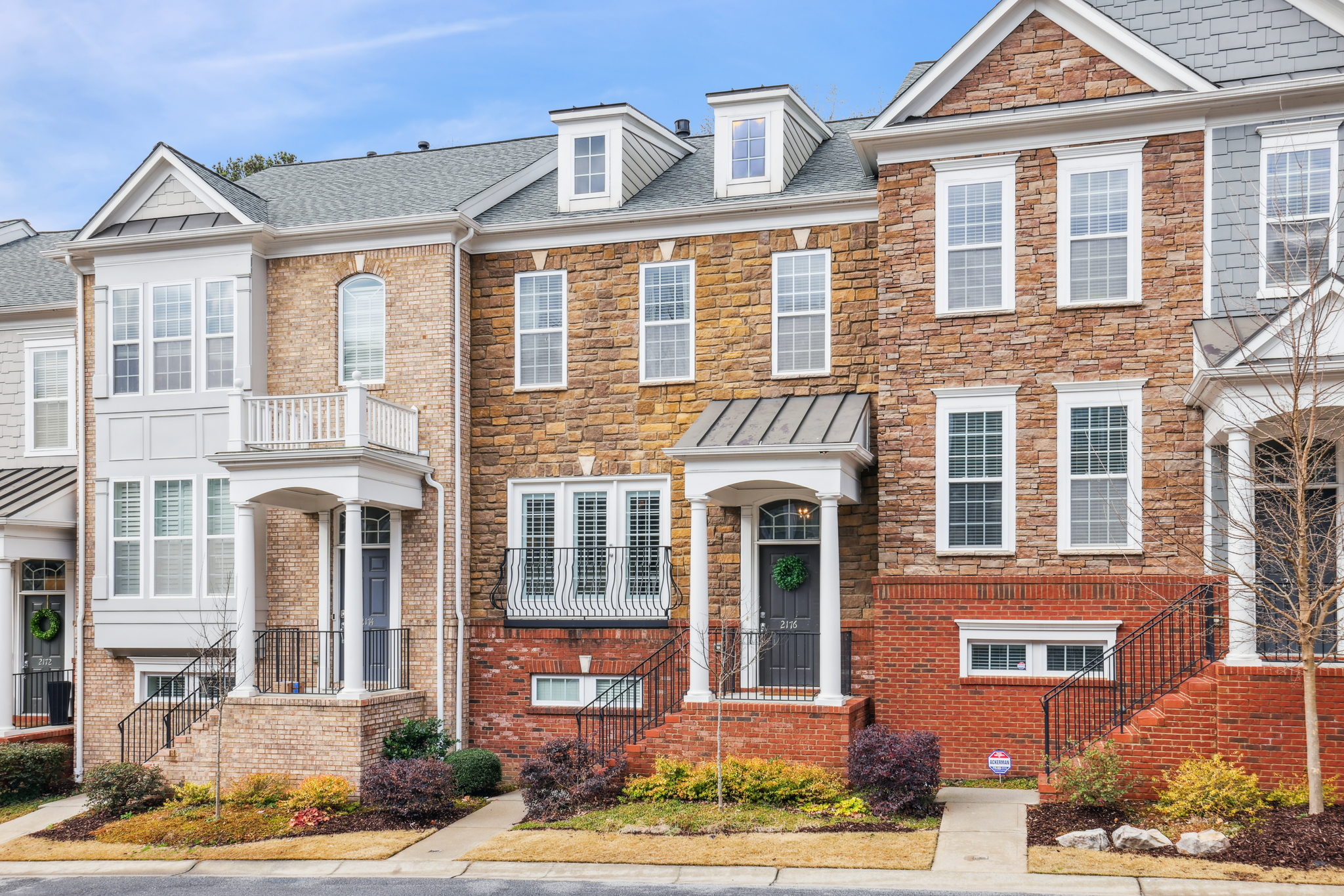 Exquisite Townhome in Gated Brookhaven Community