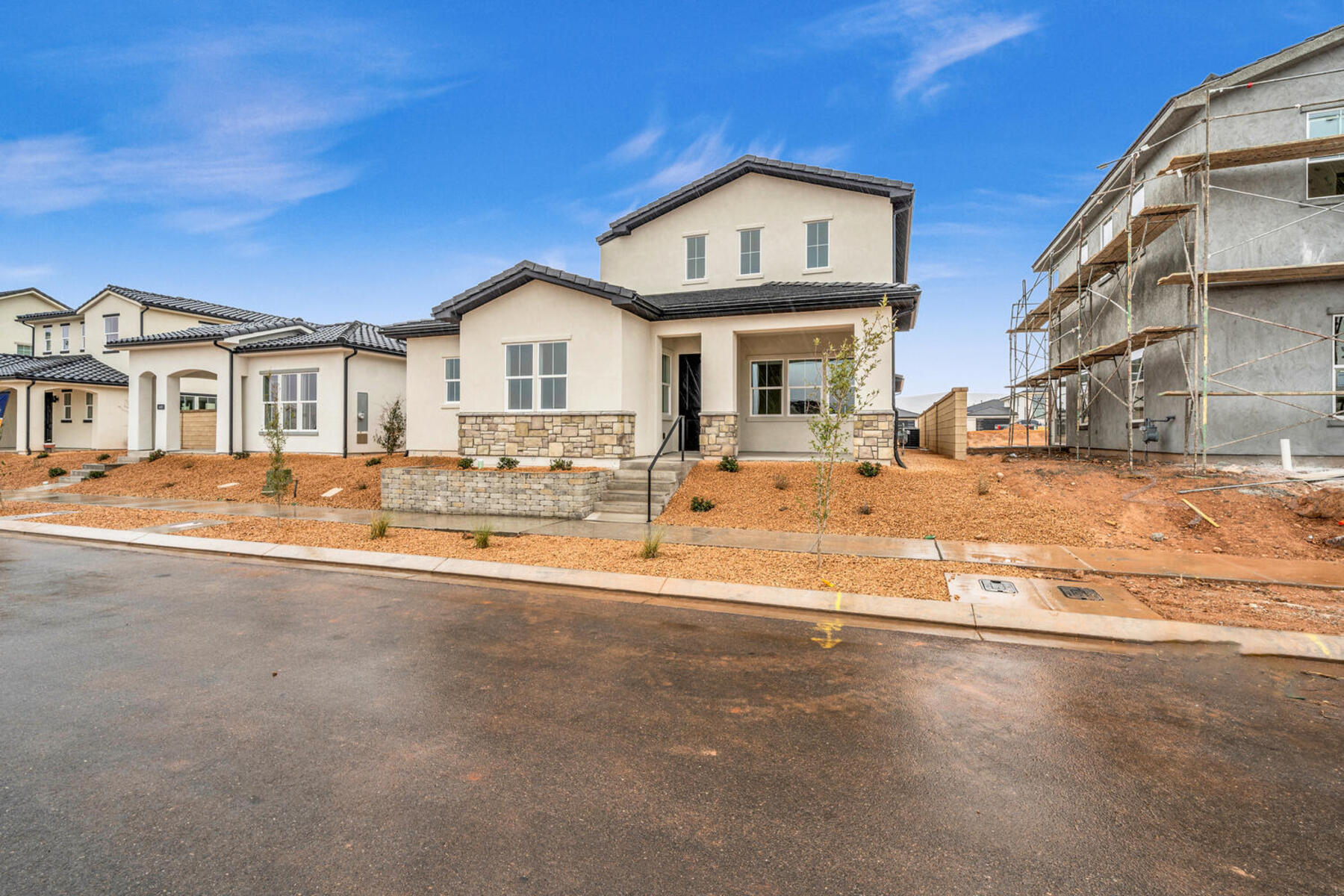 Quick Move In Desert Color With Beautiful Vaulted Ceilings