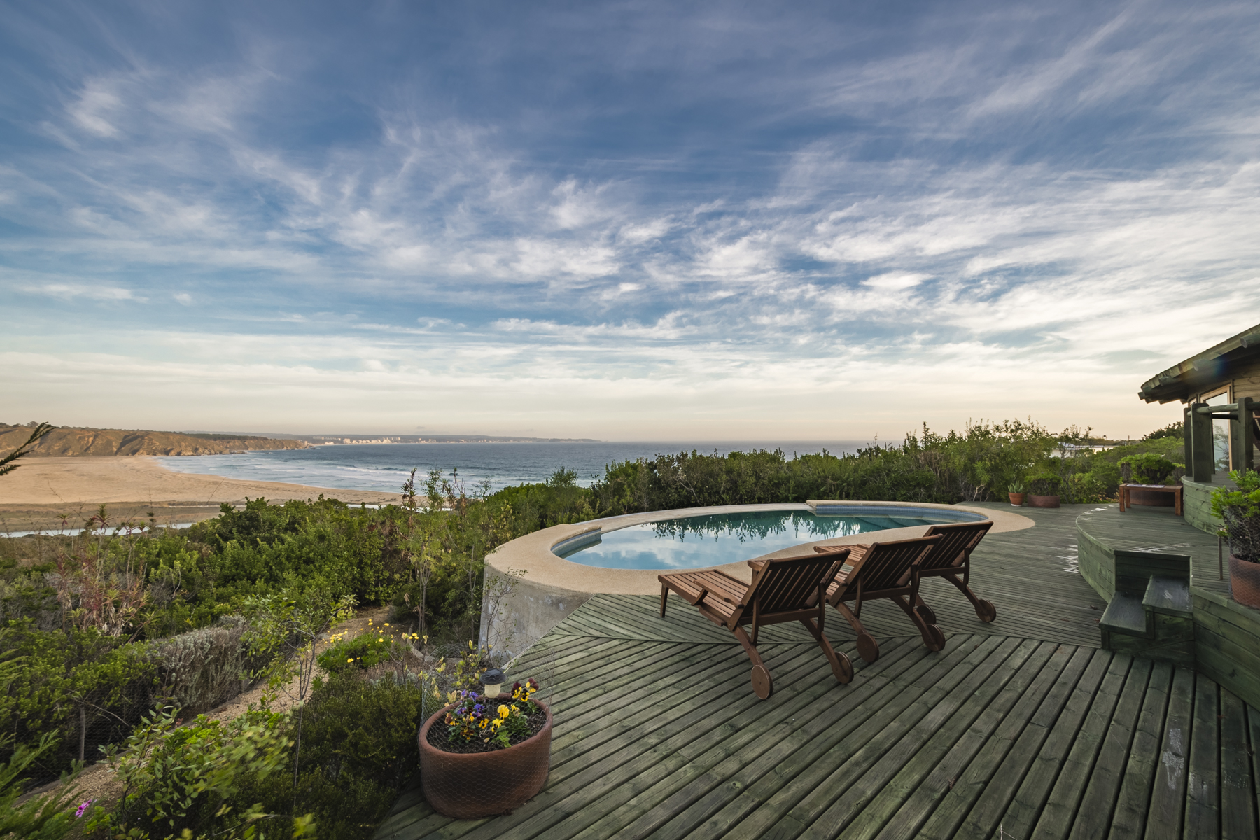 Oceantfront Villa in Tunquen