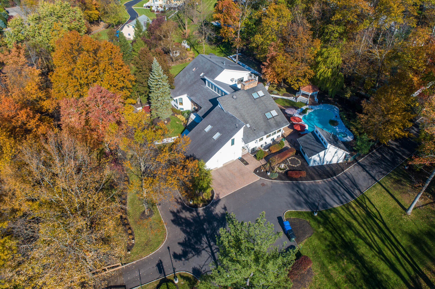 12 Parson Pl, Colonia, NJ 07067