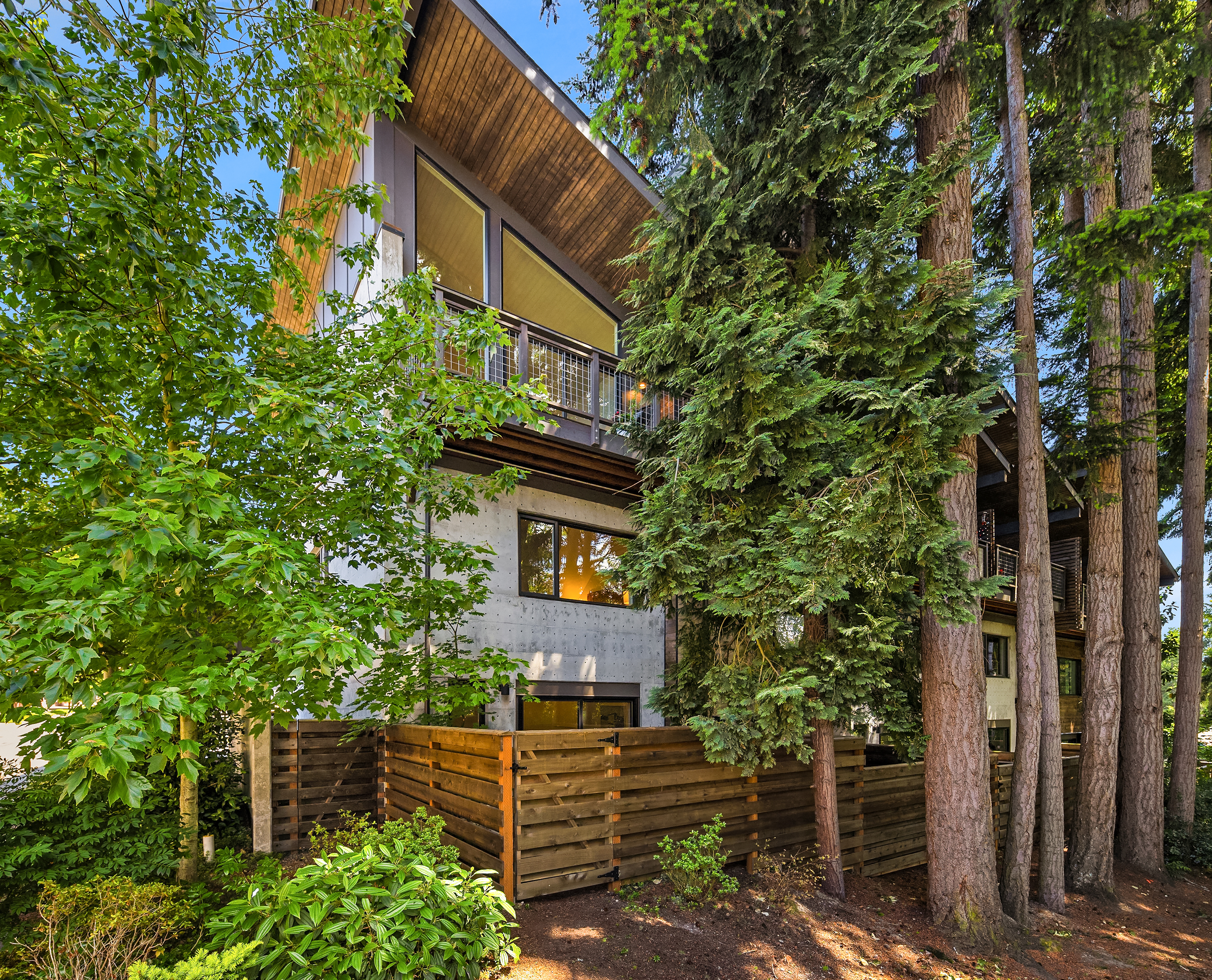 203 Madrona Wy NE Unit #1F, Bainbridge Island, WA 98110