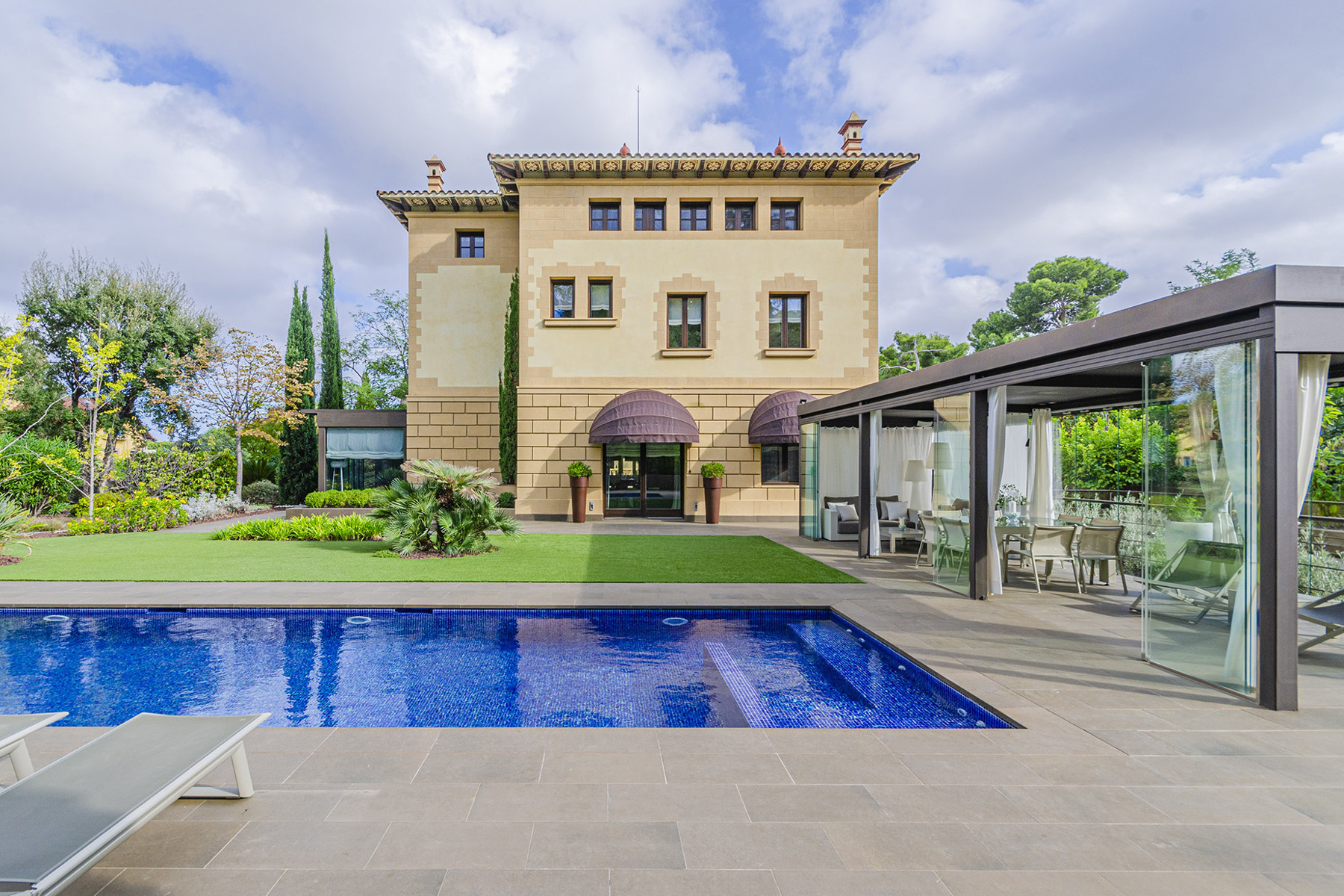 Prestigious property: Historical mansion in the Monastery area in Pedralbes