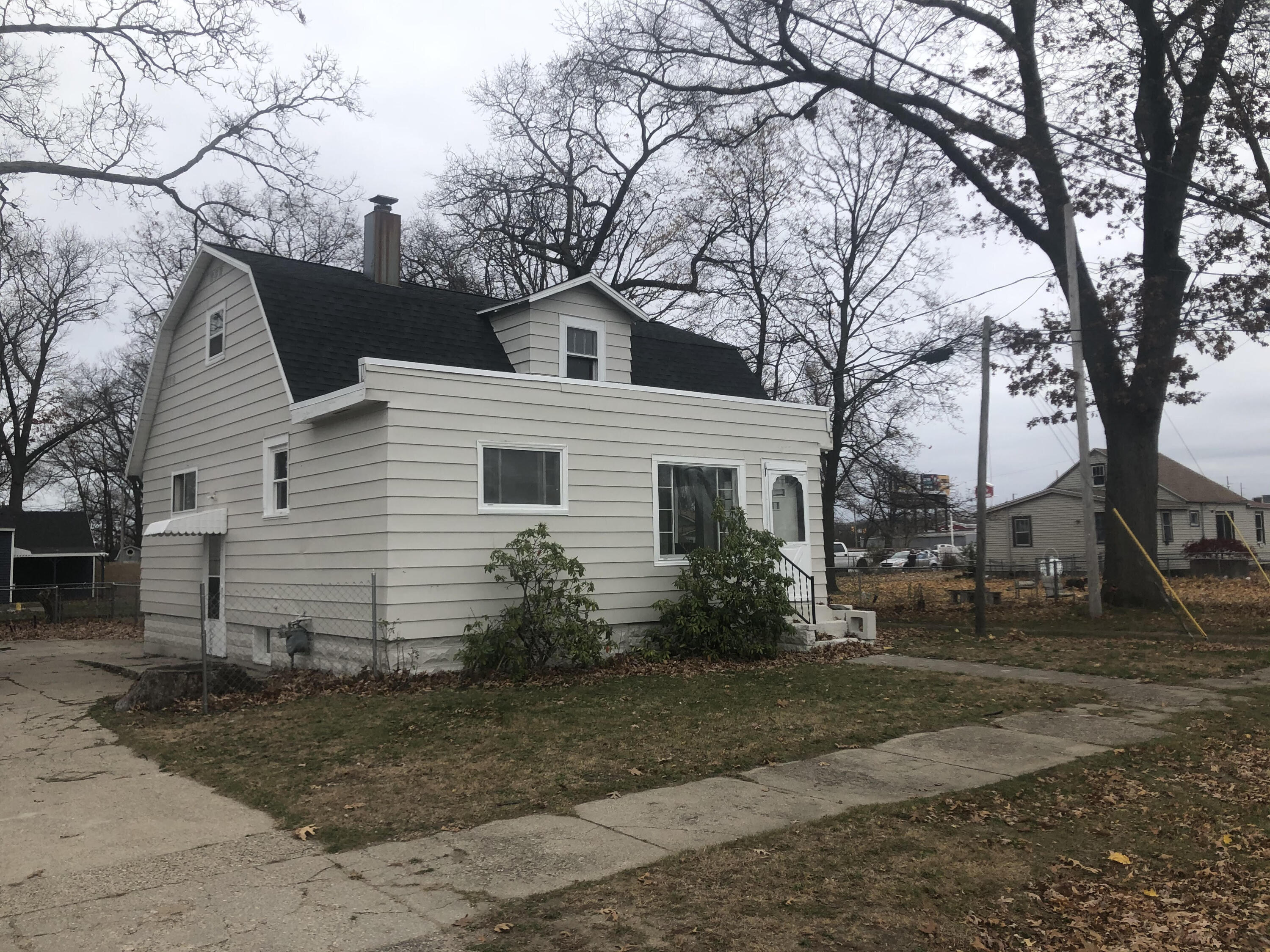 Shonat St, Muskegon, MI 49442