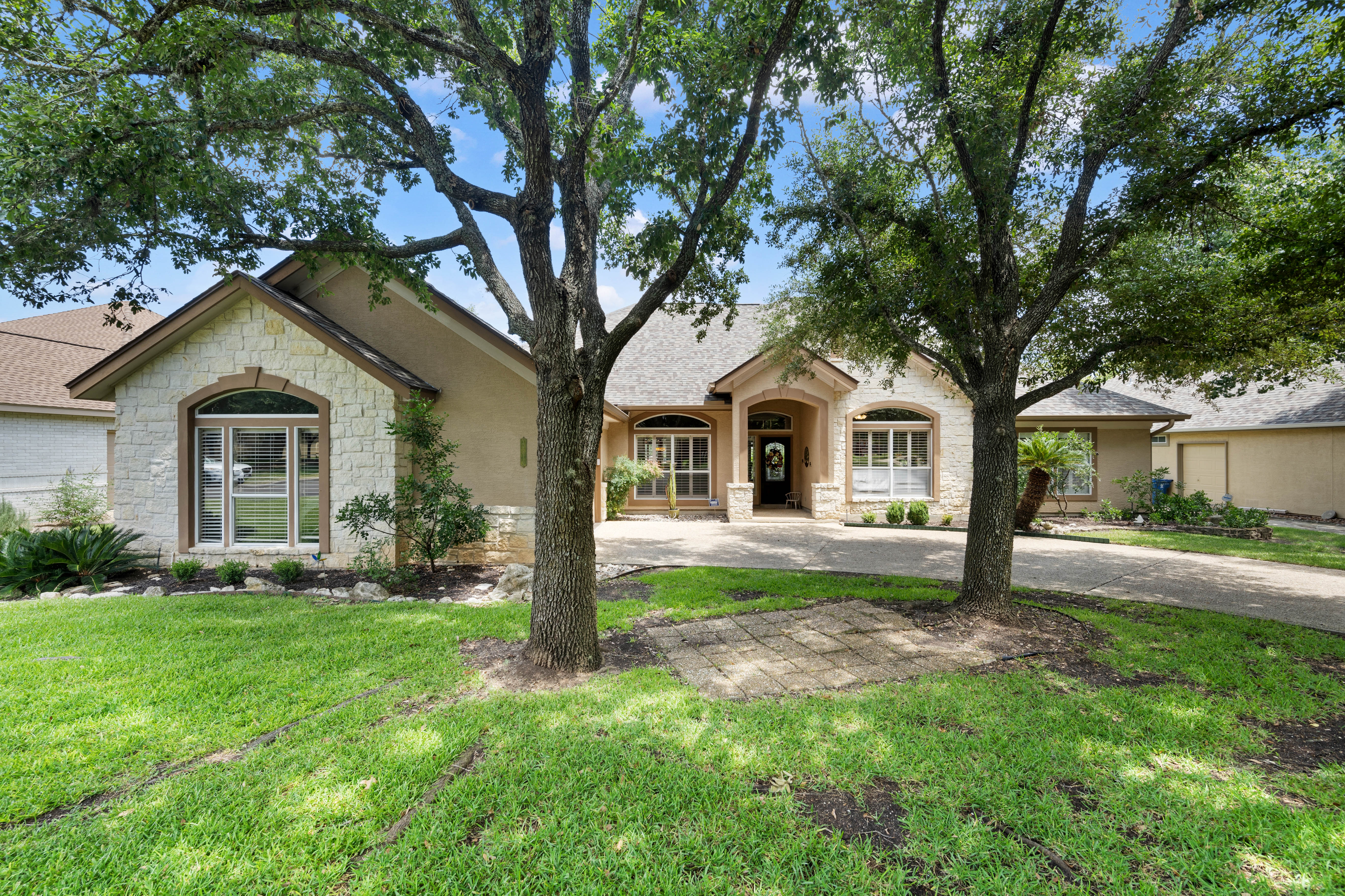 Charming Fair Oaks Ranch Retreat with Golf Course Views