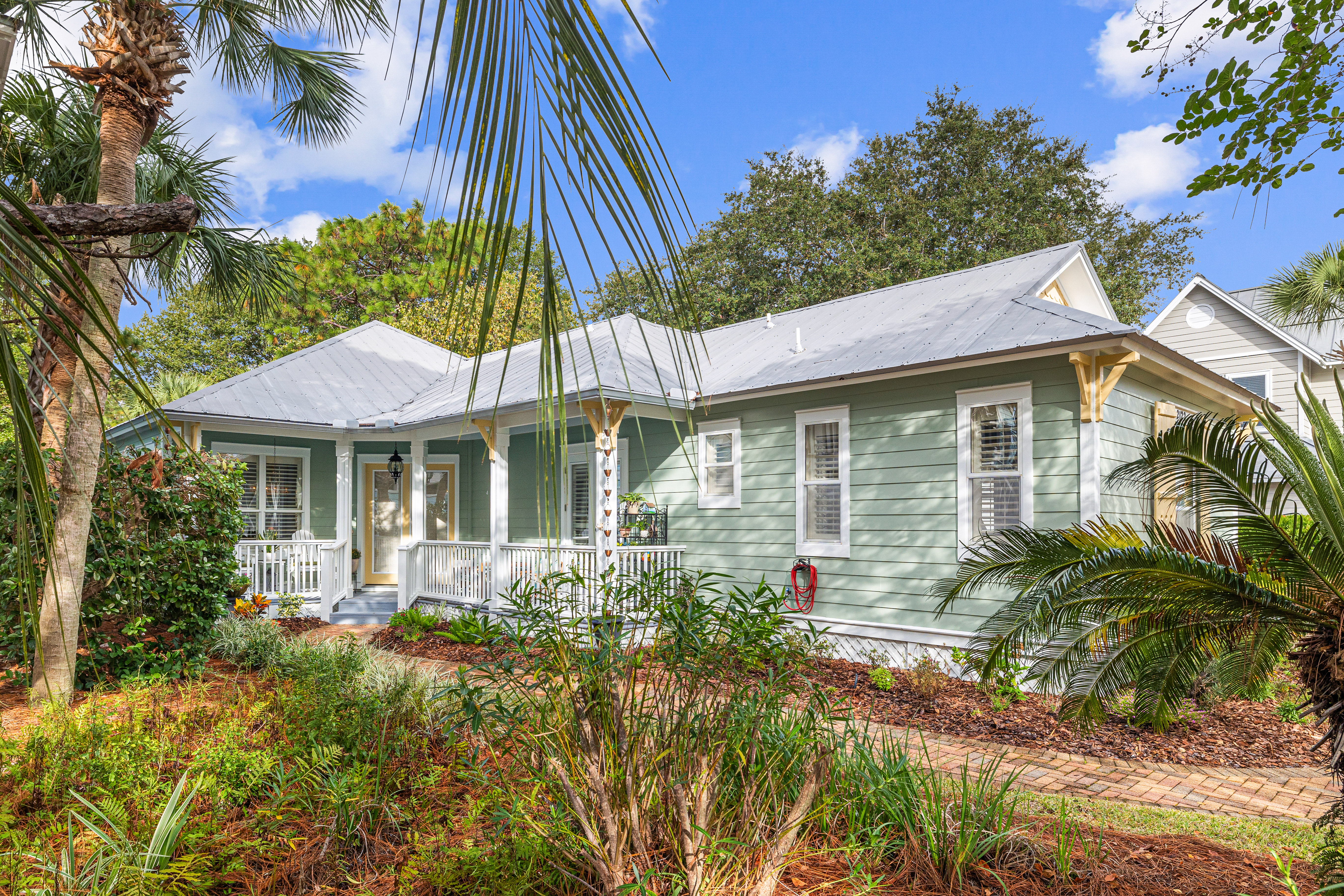 Charming Single-Story Florida Cottage in Gated Resort Community