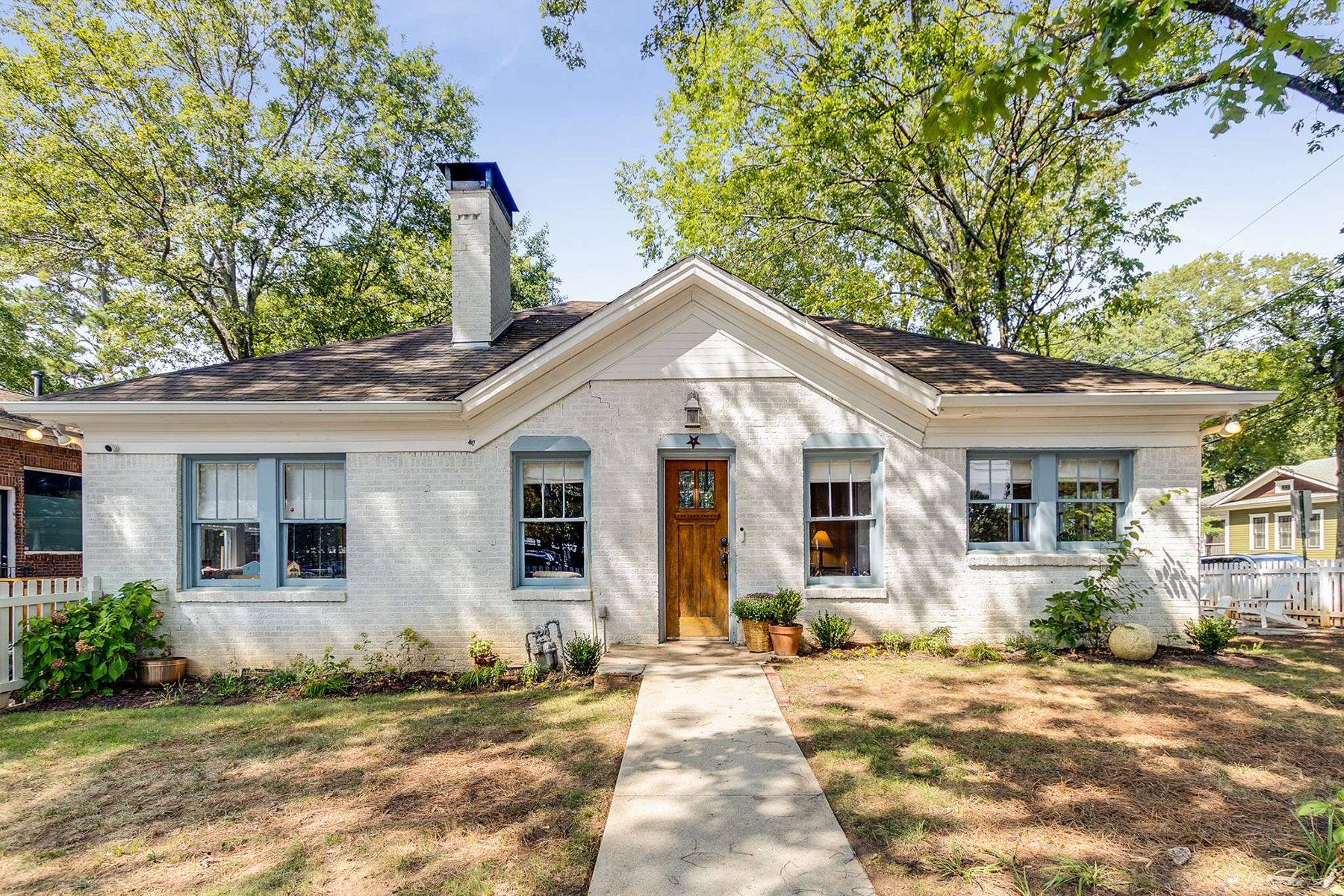 Charming Bungalow Just A Short Stroll From Decatur