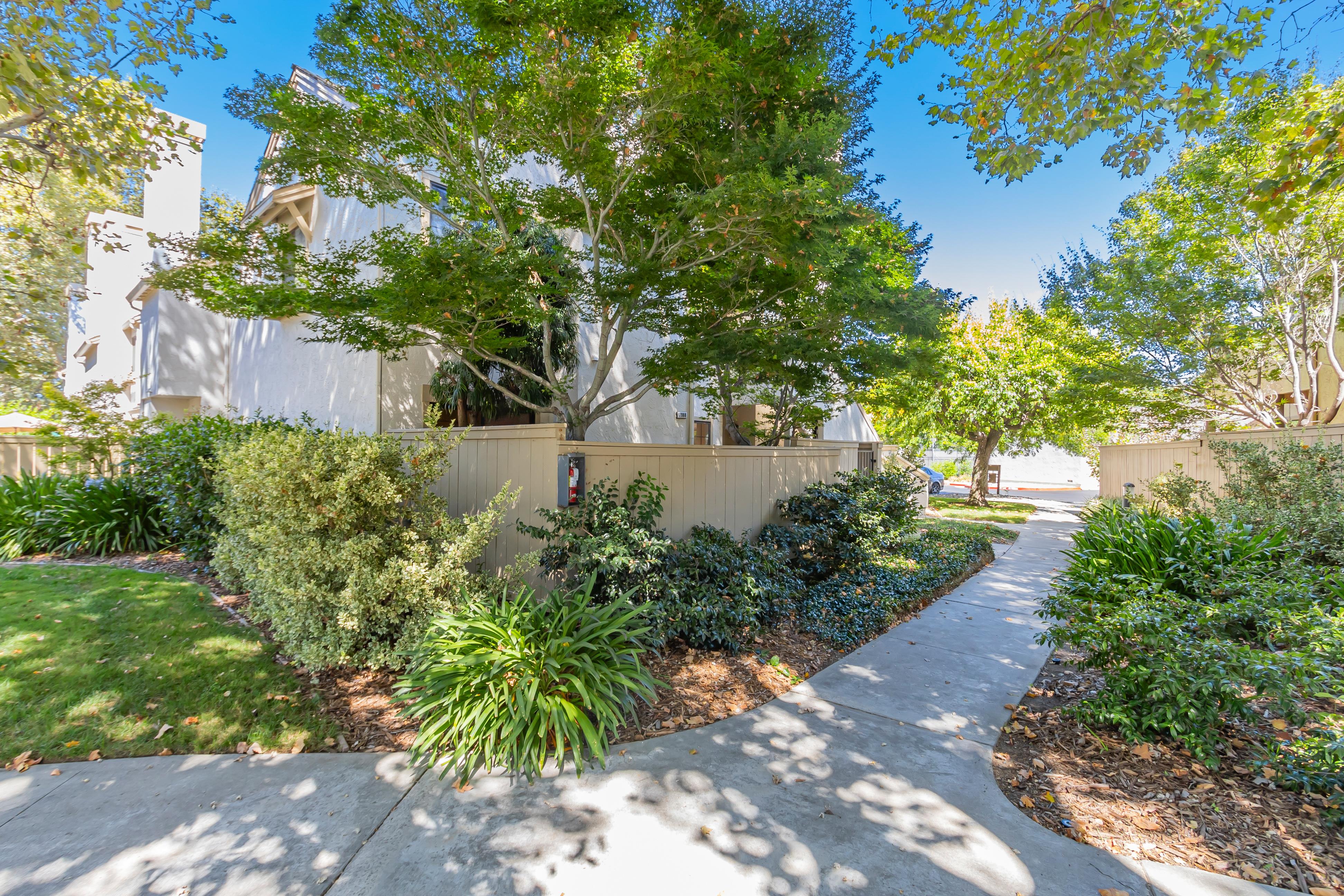 Single Story End Unit in Hamilton Place