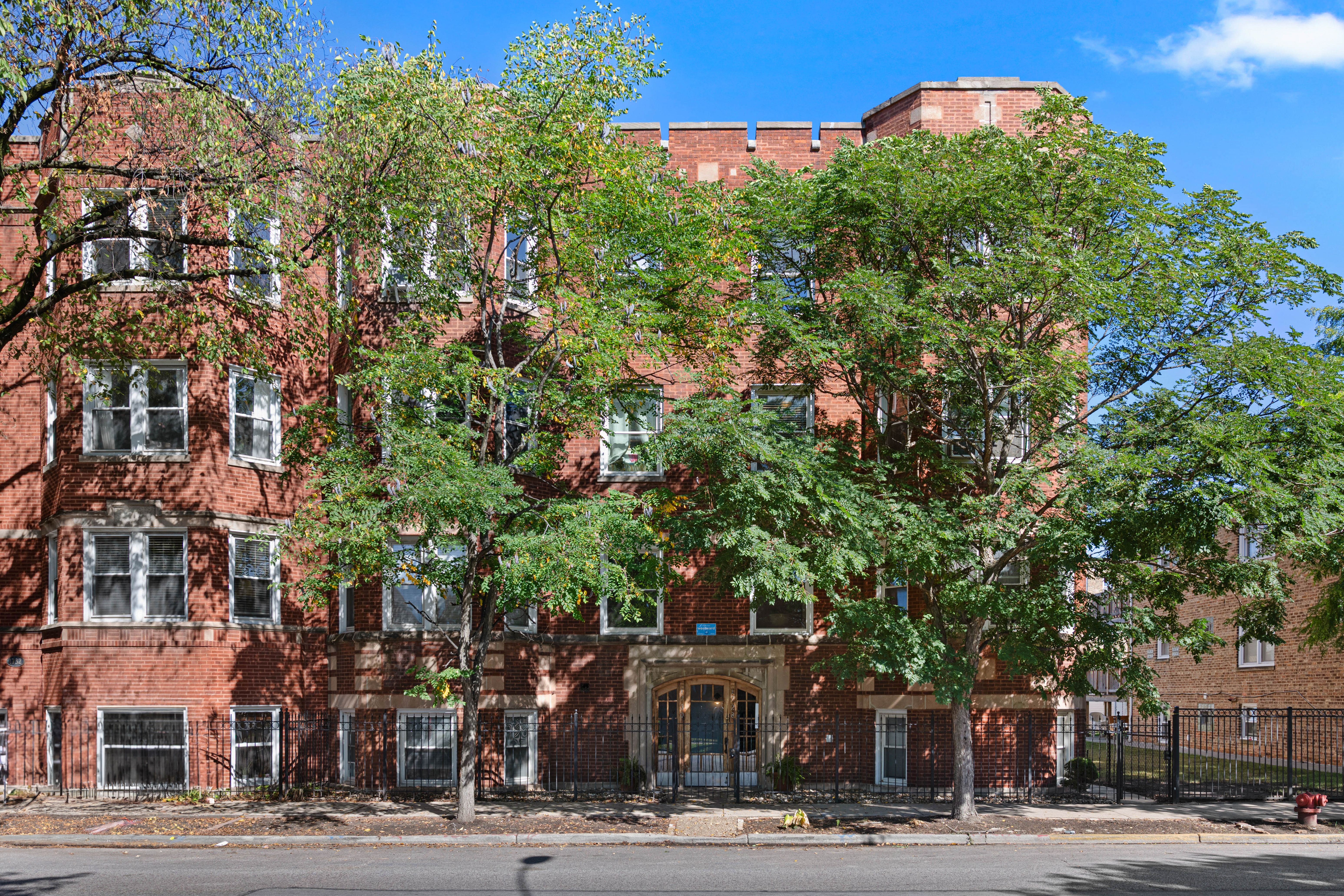 Expansive Vintage Condo