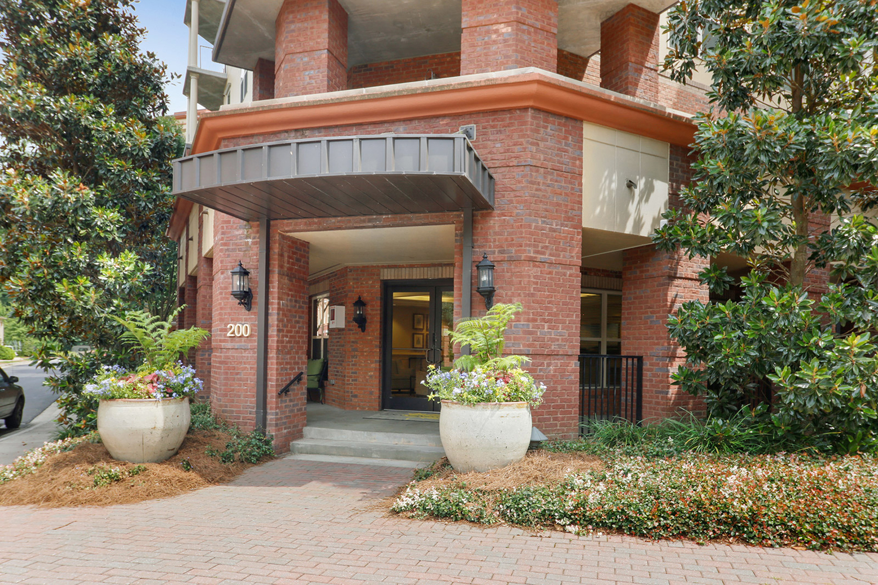 Rarely Available One Bedroom with Den Overlooking Peaceful Courtyard