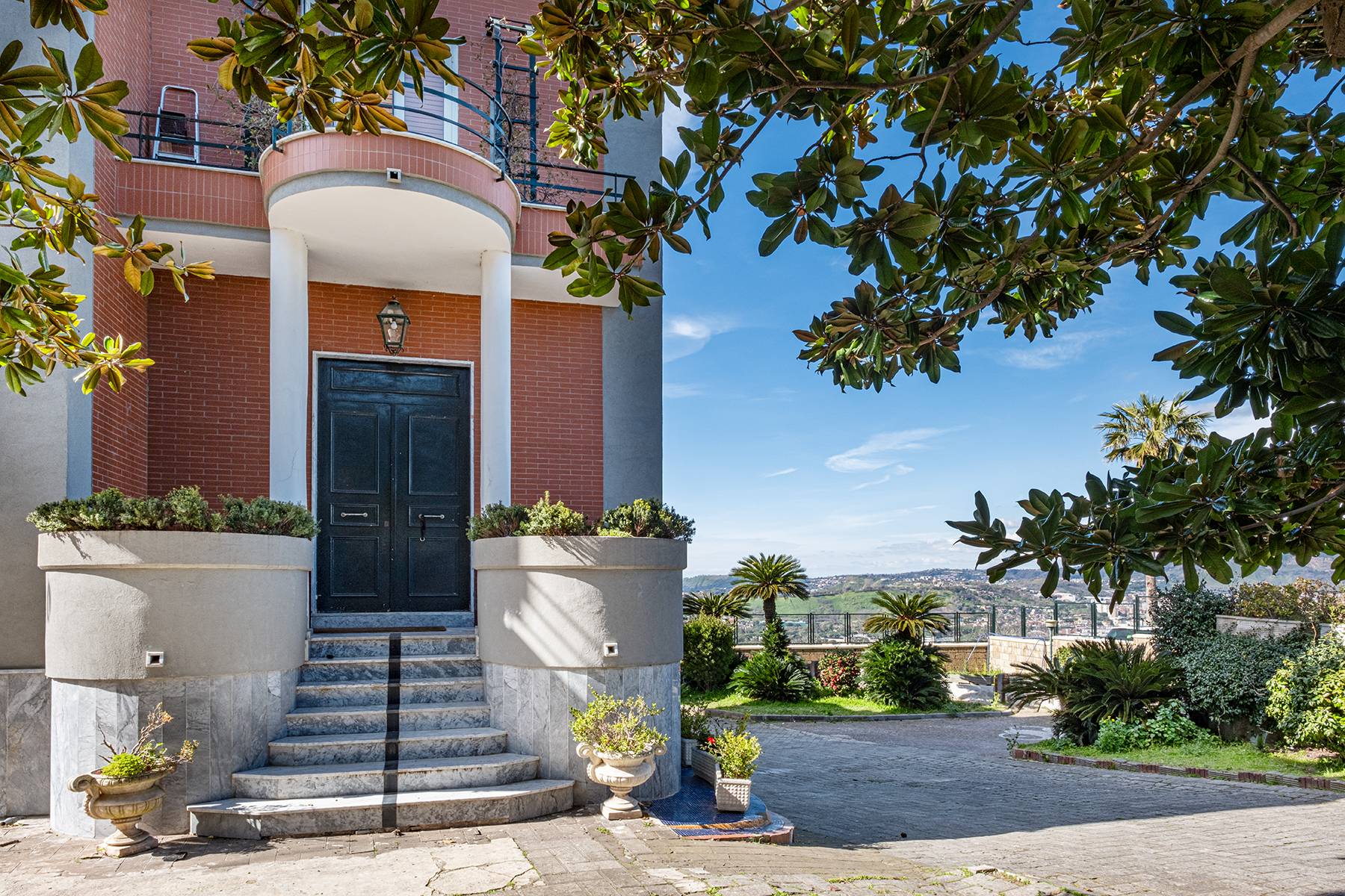 Panoramic villa in via Manzoni