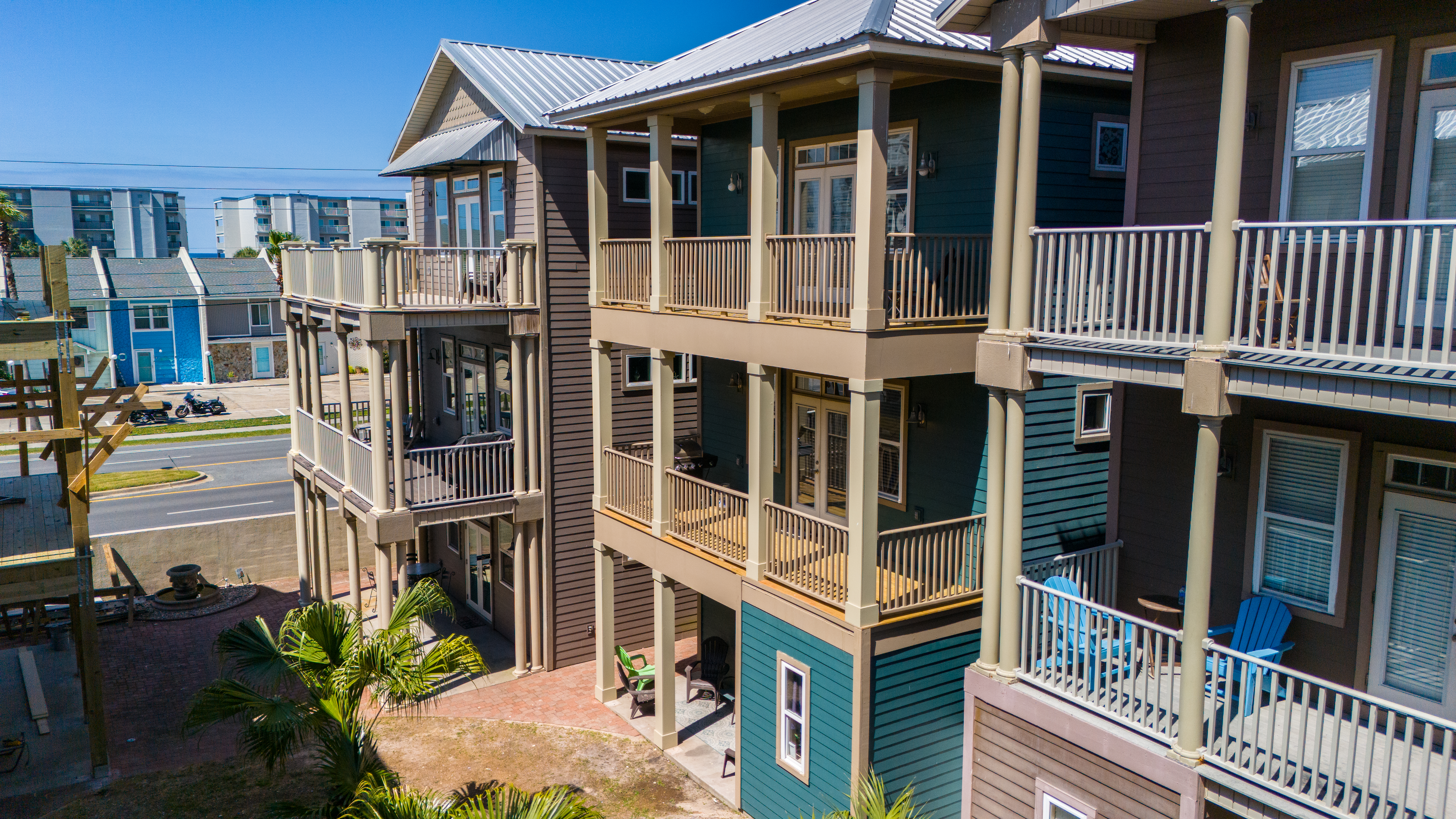 Exquisite Coastal Retreat With Luxurious Amenities In Panama City Beach