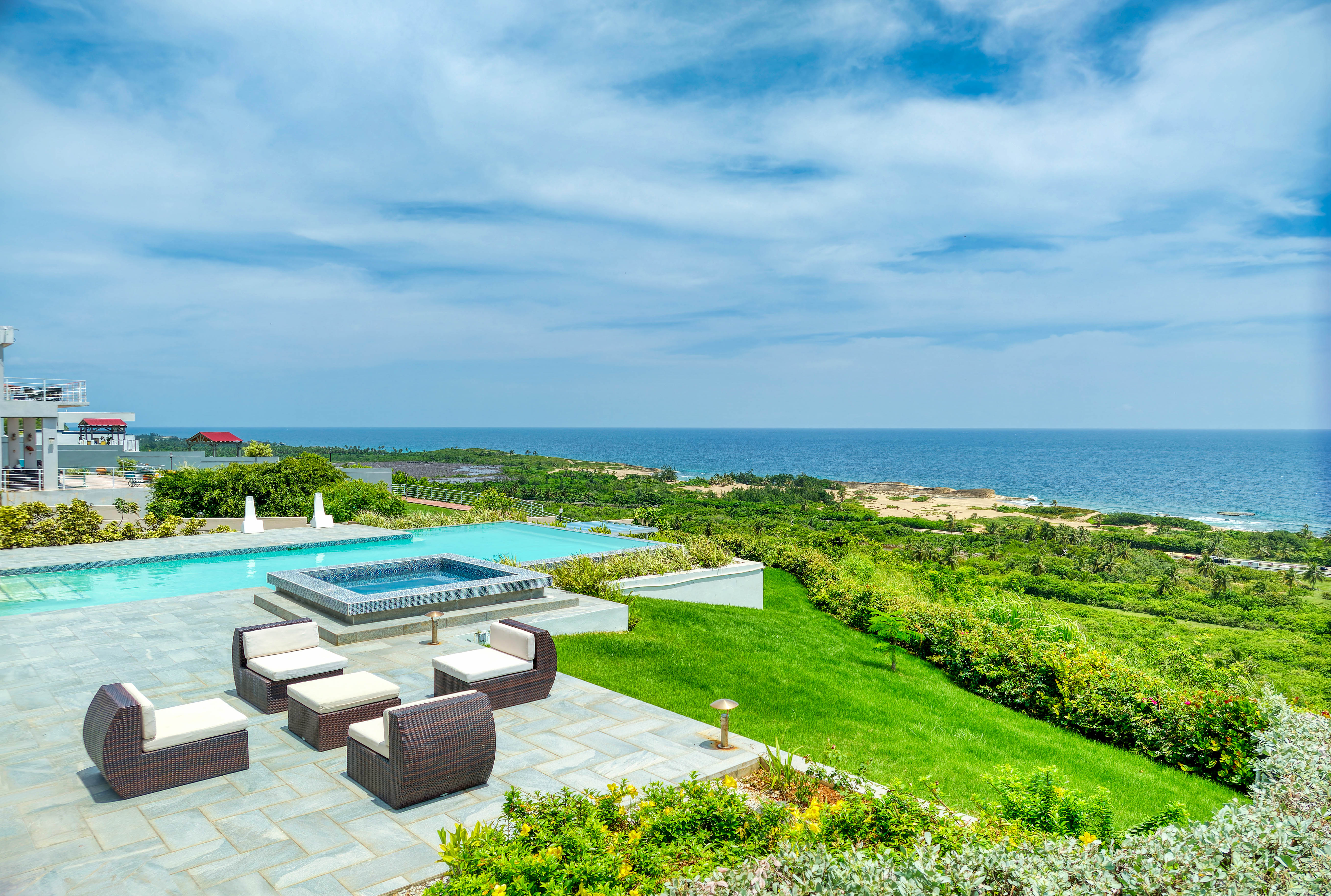 Cliffside Oceanview Abode