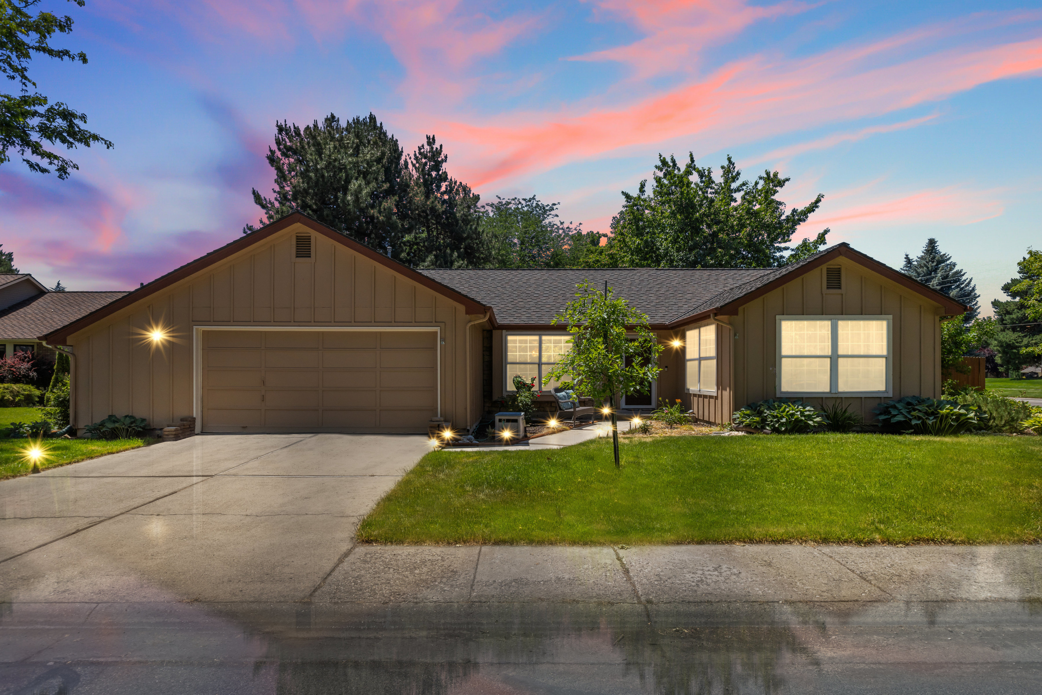 Single-Level Four Bedroom Home In SE BOISE