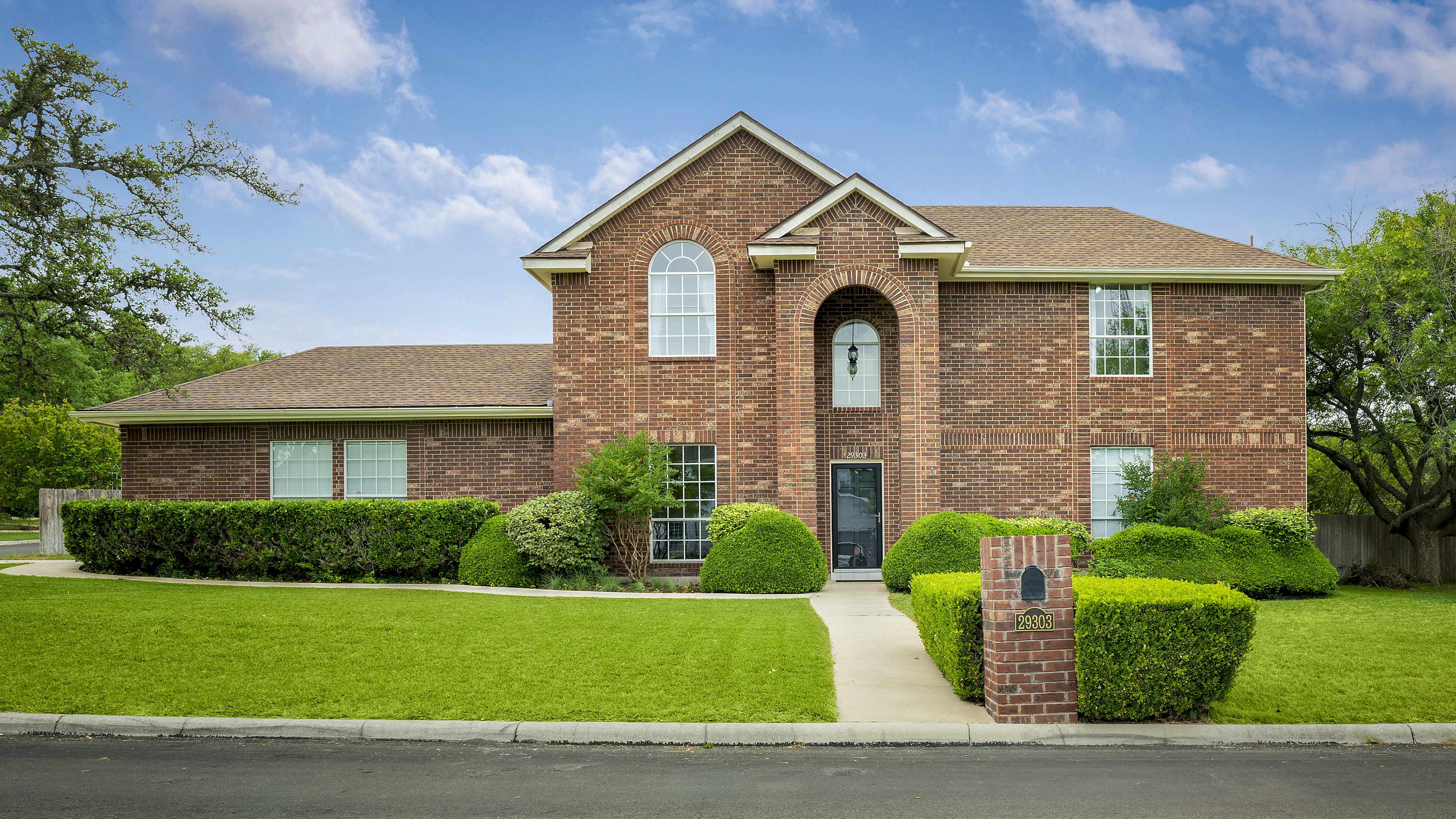 Stunning Two Story in Fair Oaks Ranch