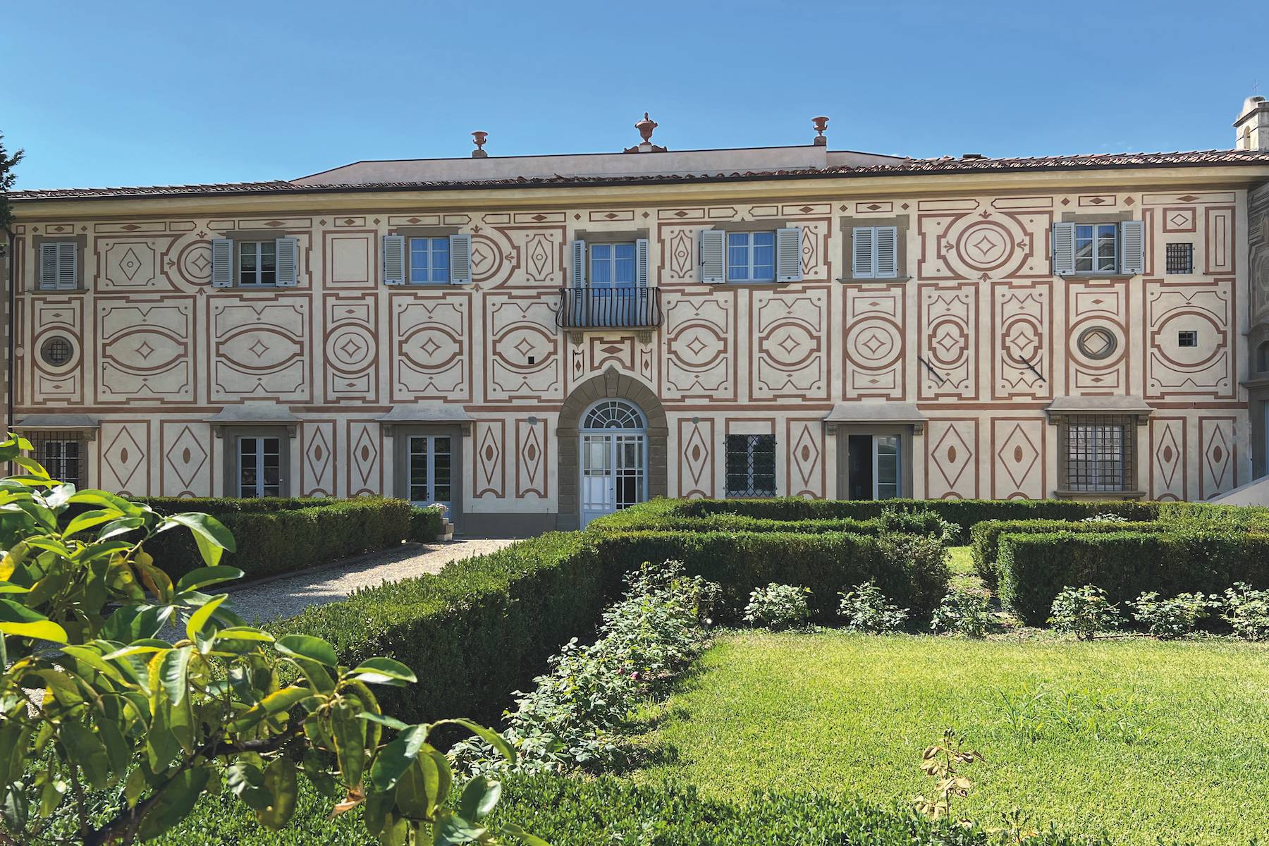 Outstanding apartments in a stunning historic villa ...