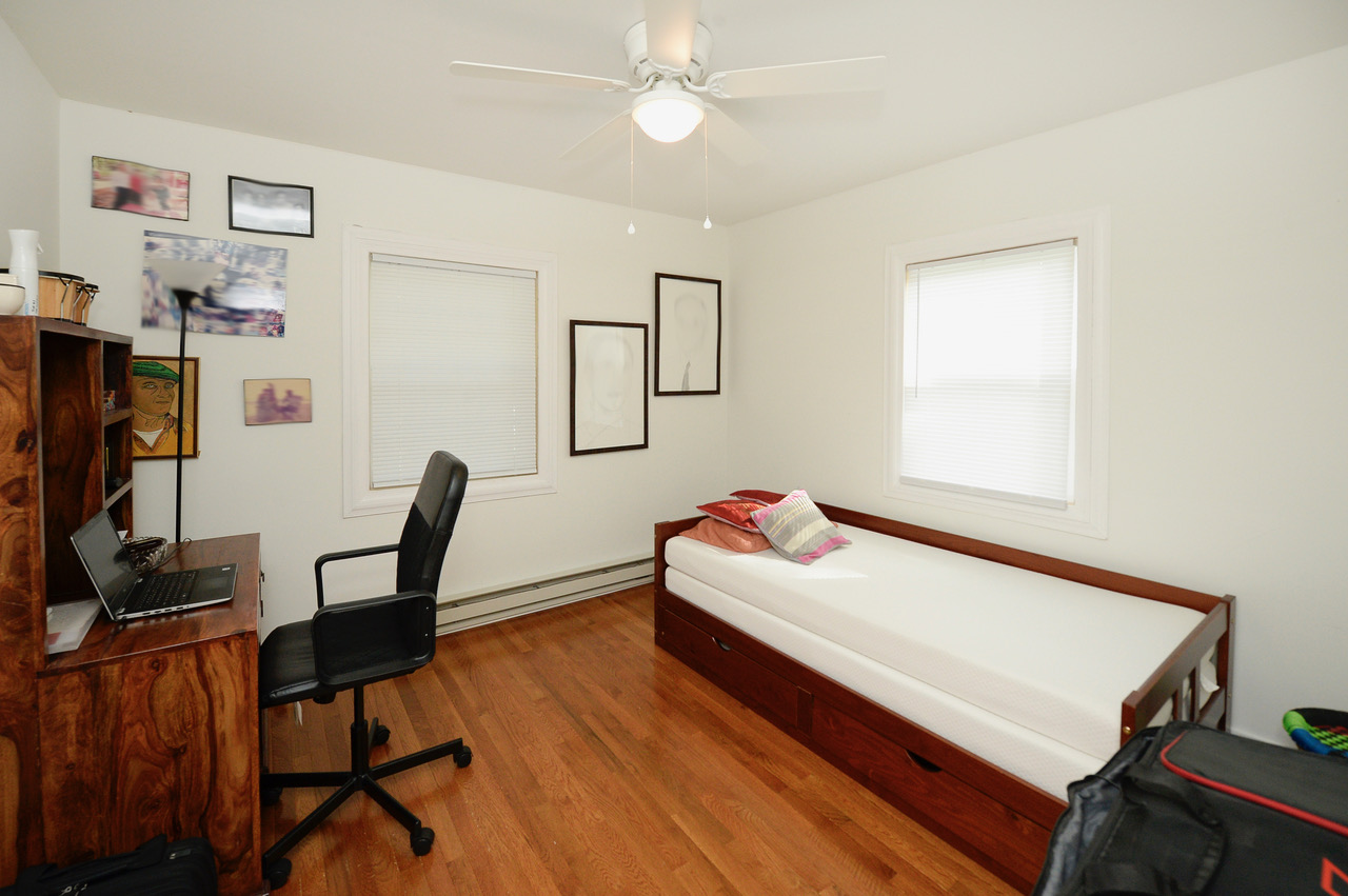 26 Steuben Ave, Westwood, NJ 07675