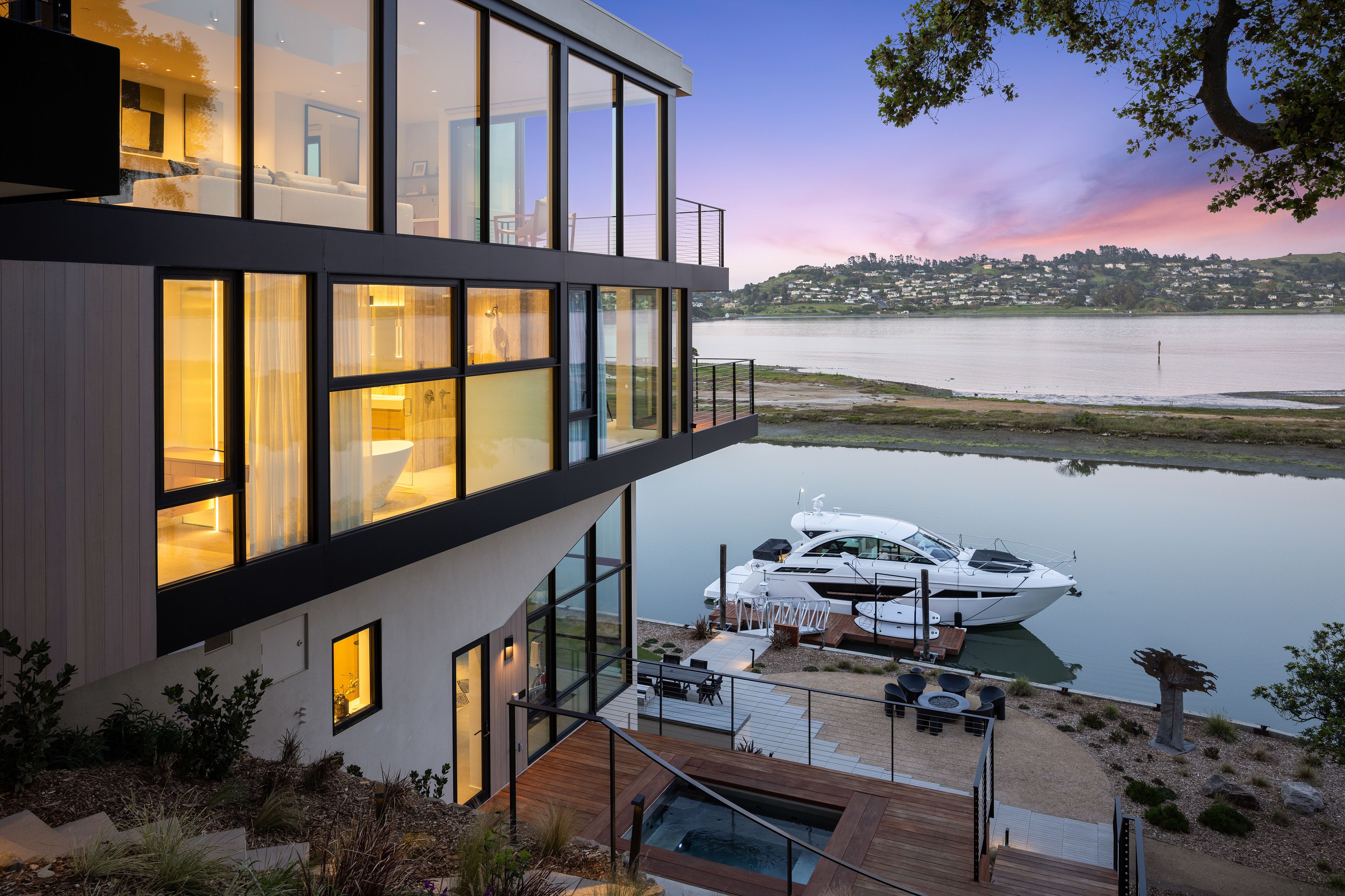 Luxury Waterfront Oasis