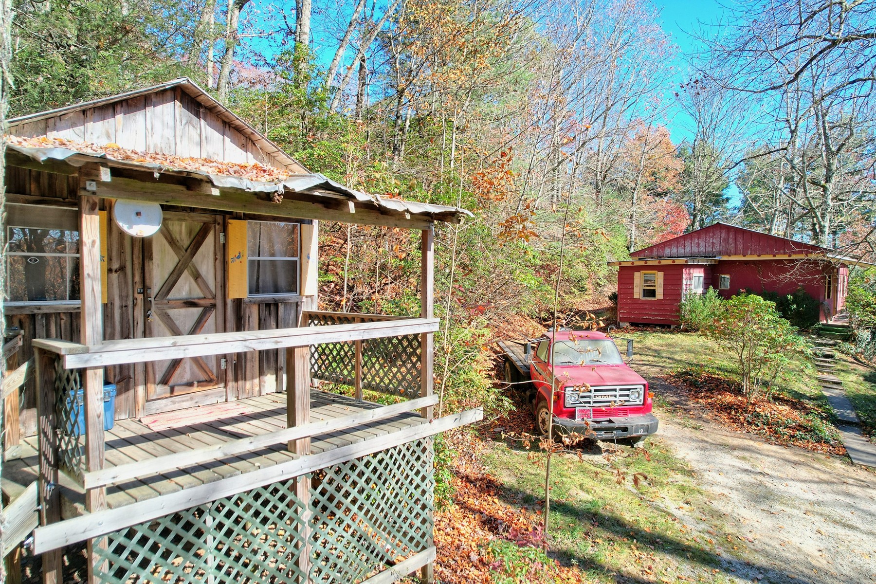 6923 Dillard Road, Scaly Mountain, NC 28775