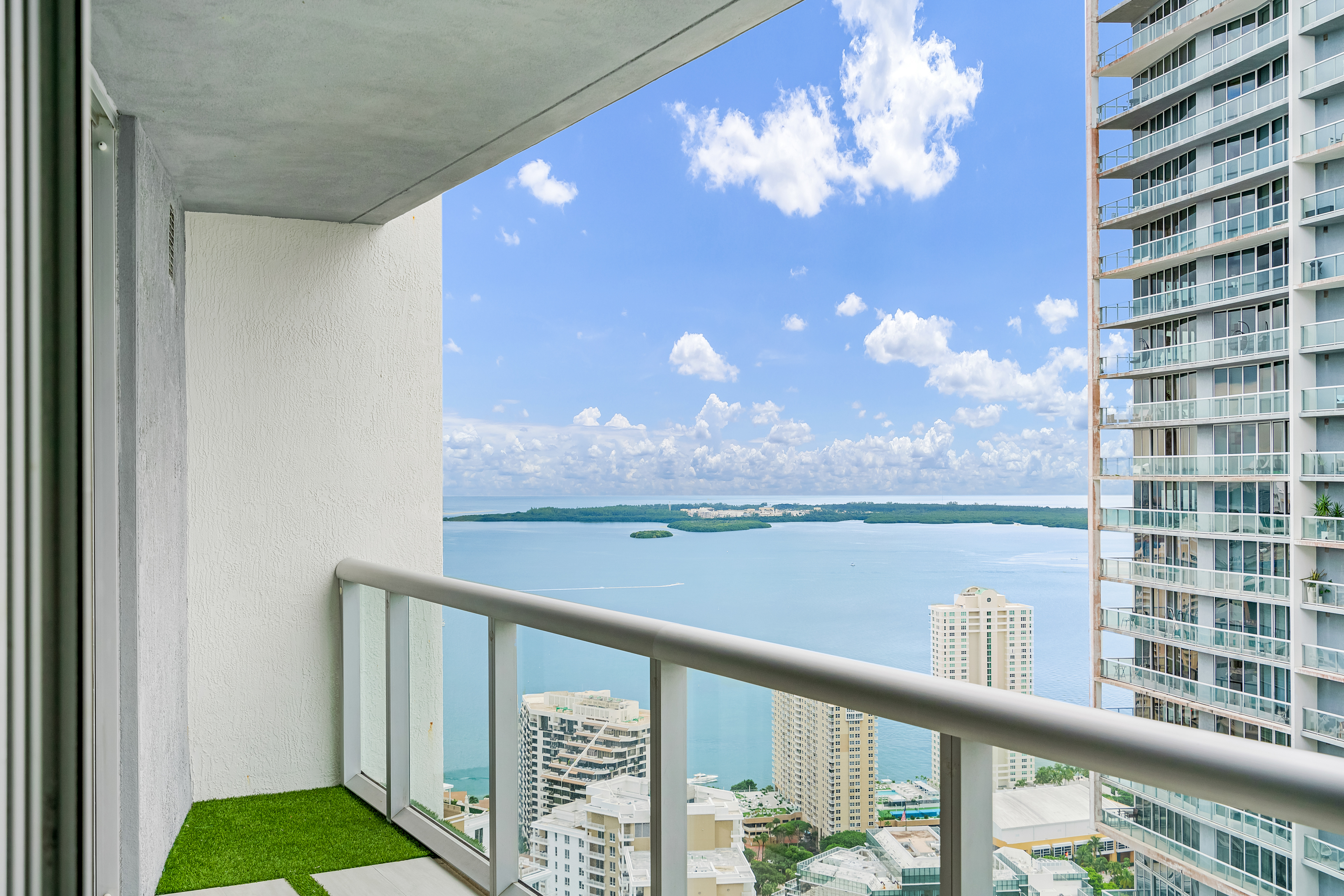 475 Brickell Ave, #4811, Miami, FL