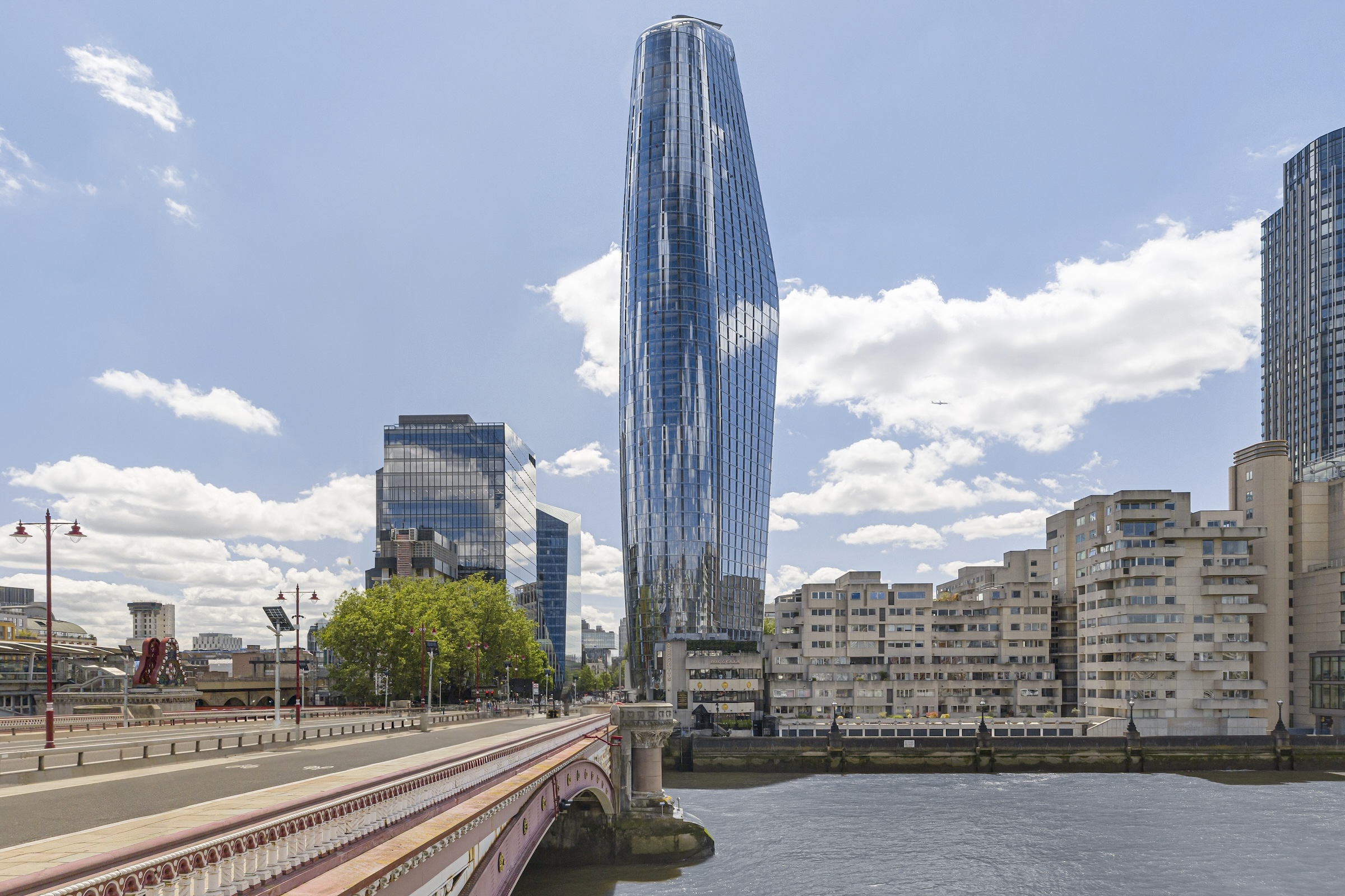 Contemporary apartment on the fashionable Southbank.