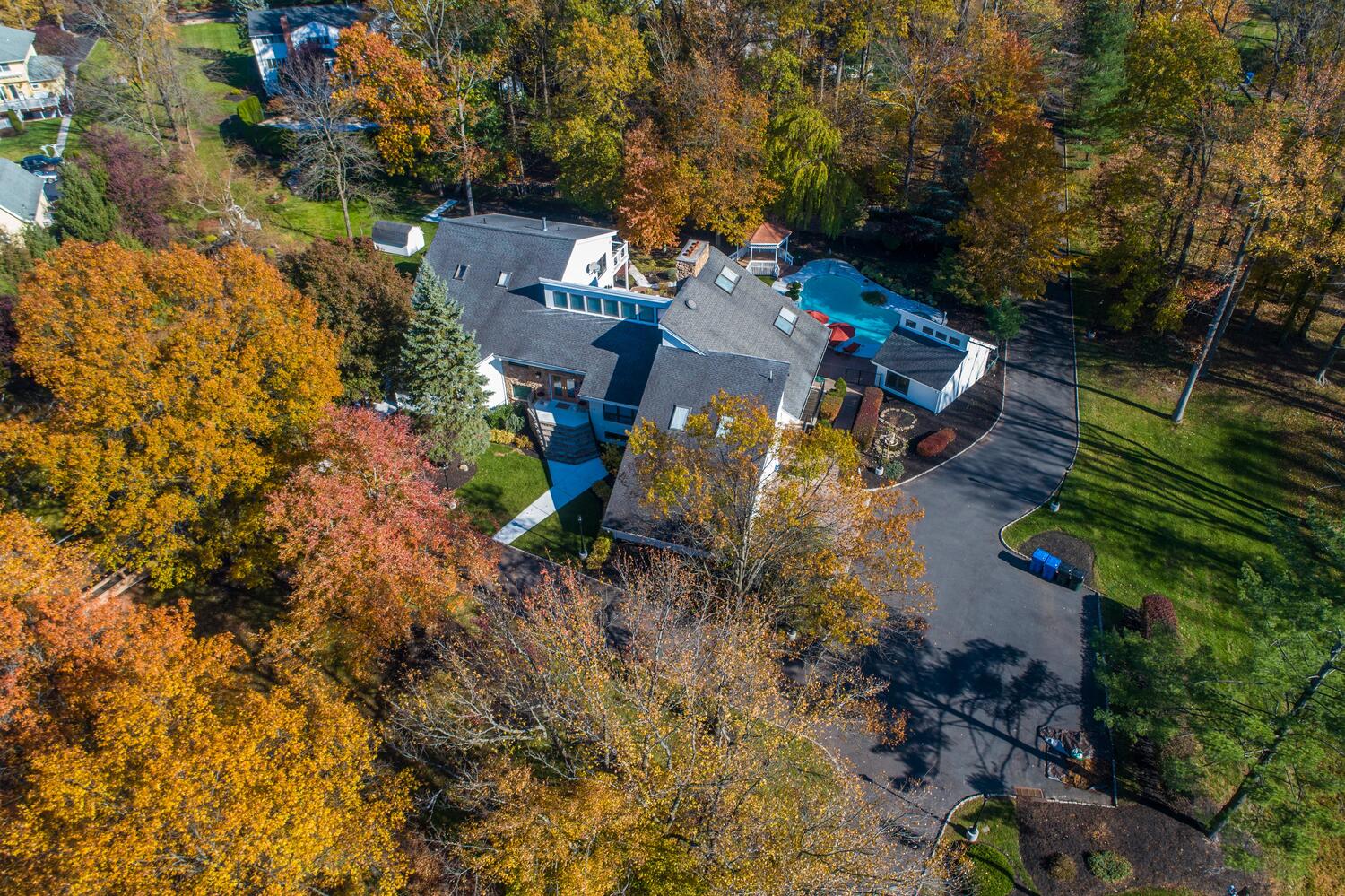 12 Parson Pl, Colonia, NJ 07067