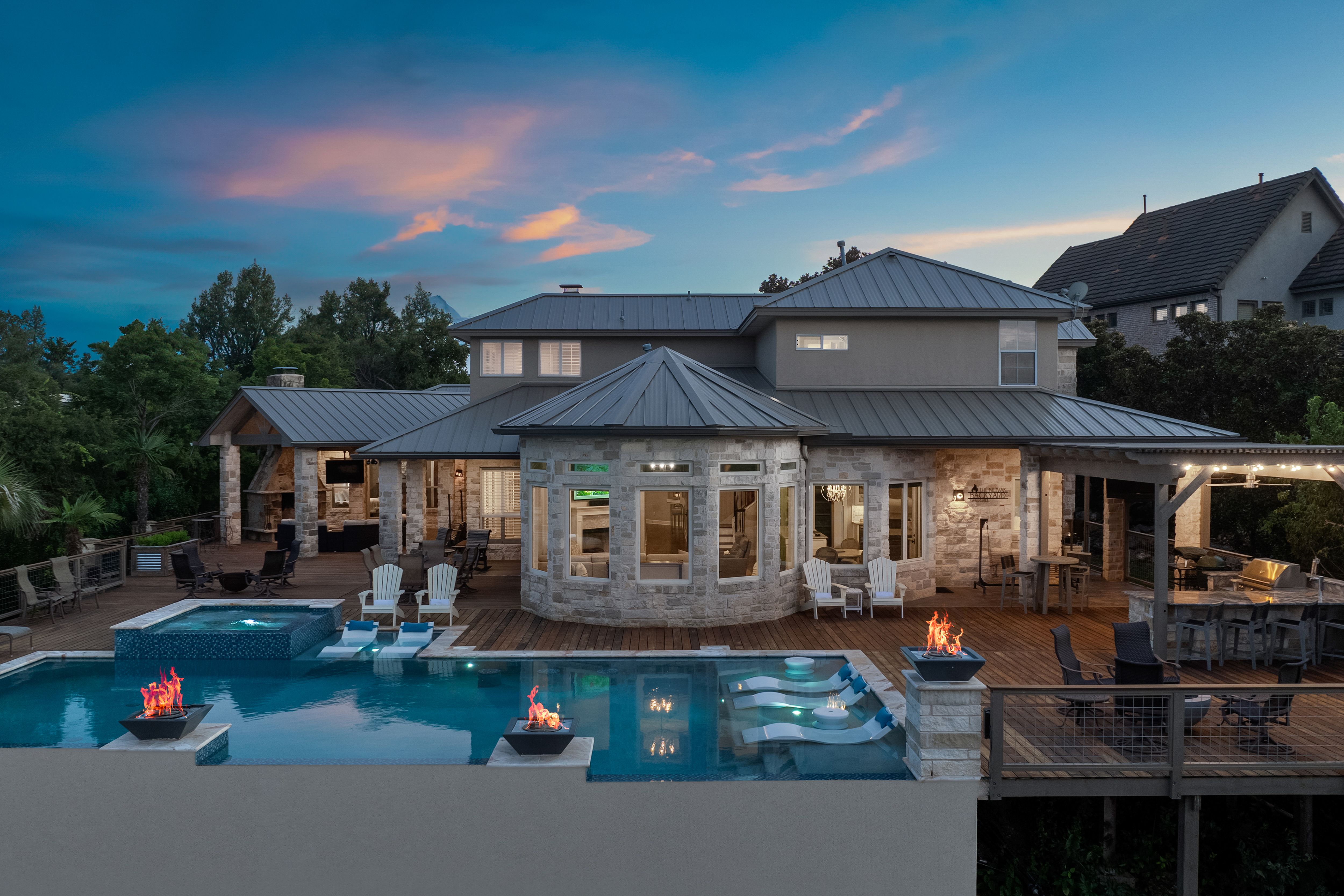 Luxury River Chase Estate on the San Gabriel River