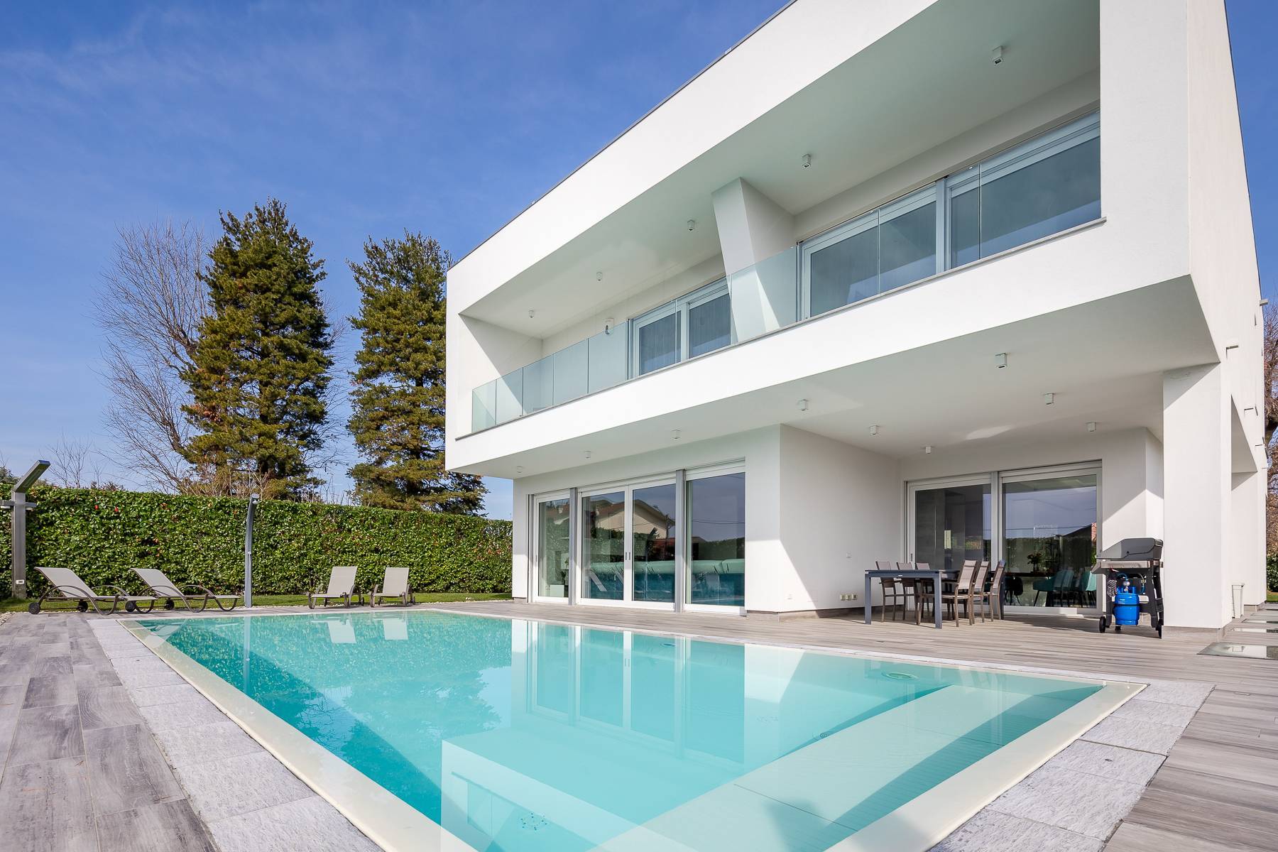 Elegant minimalist high-tech and energy efficient villa