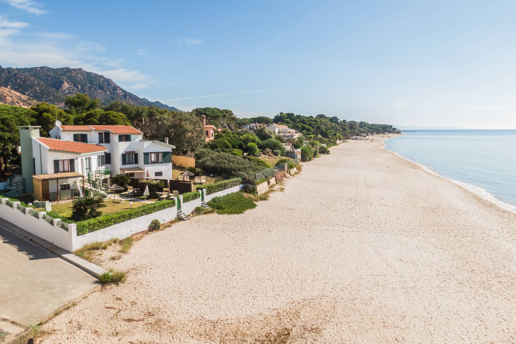 Beachfront villa in Santa Margherita di Pula