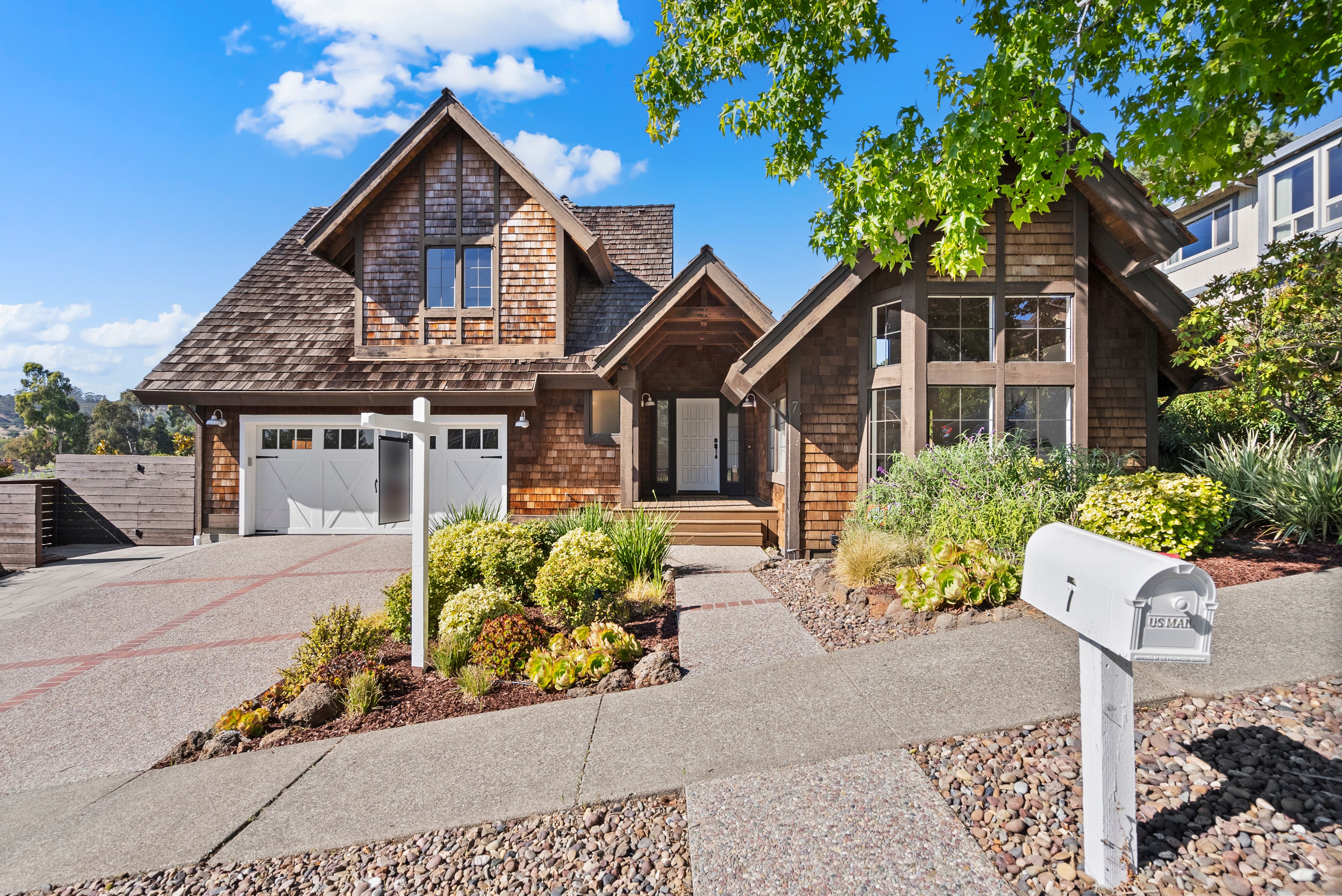 Beautiful Four Bedroom Peacock Gap Home