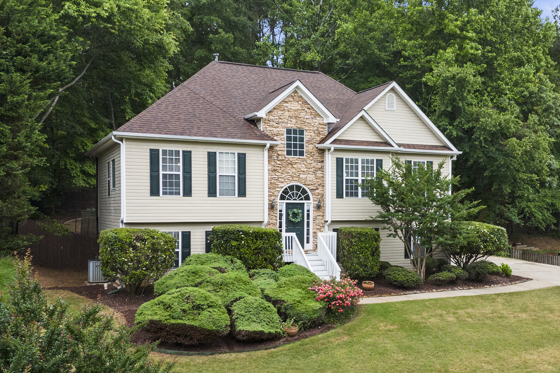 Beautiful Four Bedroom Home With Large Private Backyard in North Forsyth