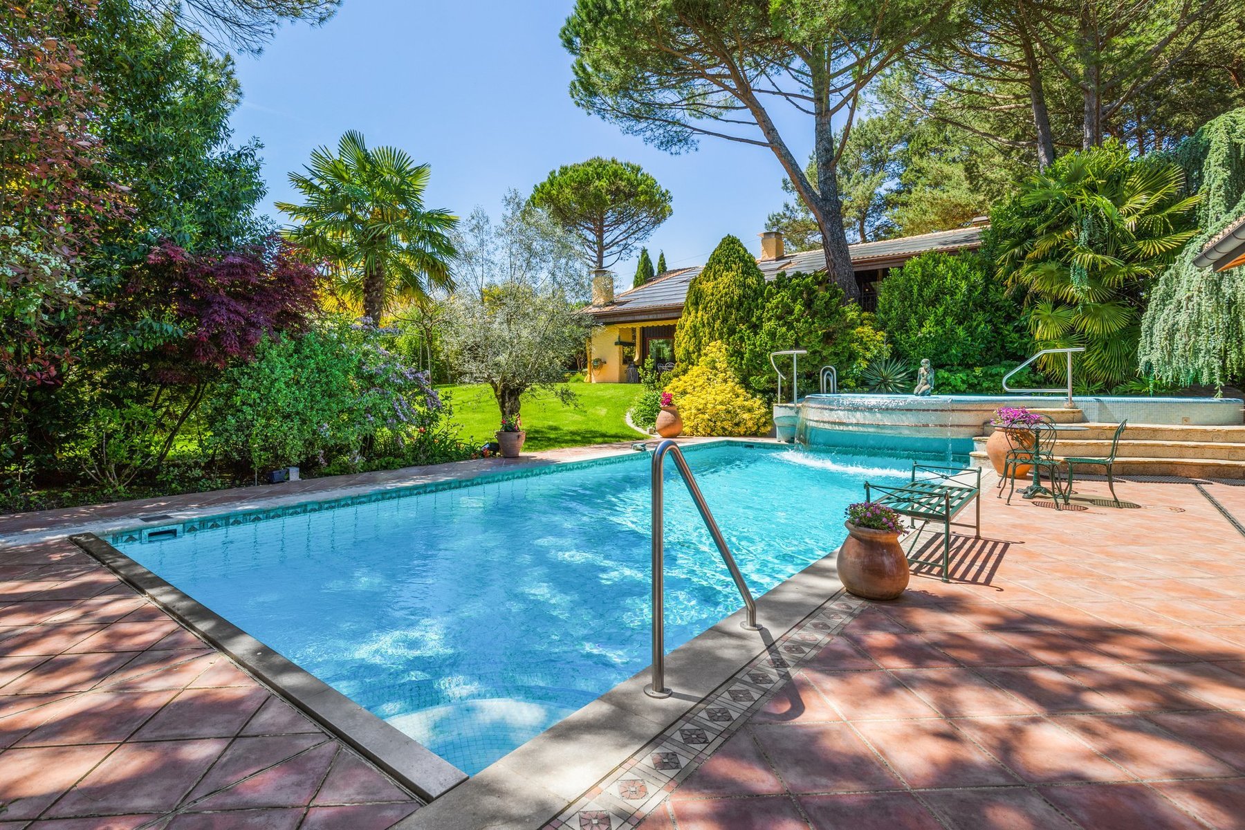Unique Provencal-style property with magnificent thalasso spa