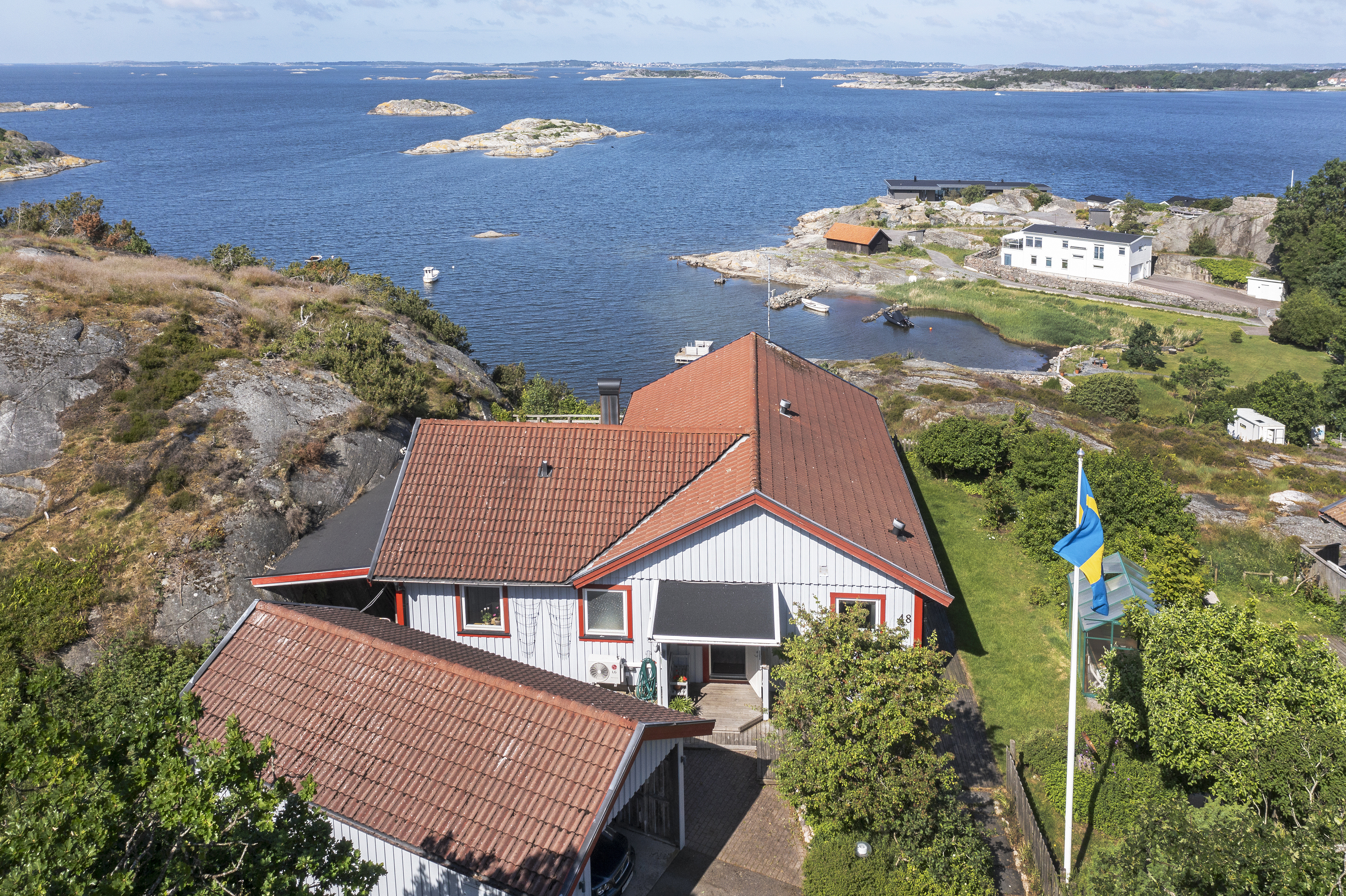 Villa facing west with a fantastic view of the ocean