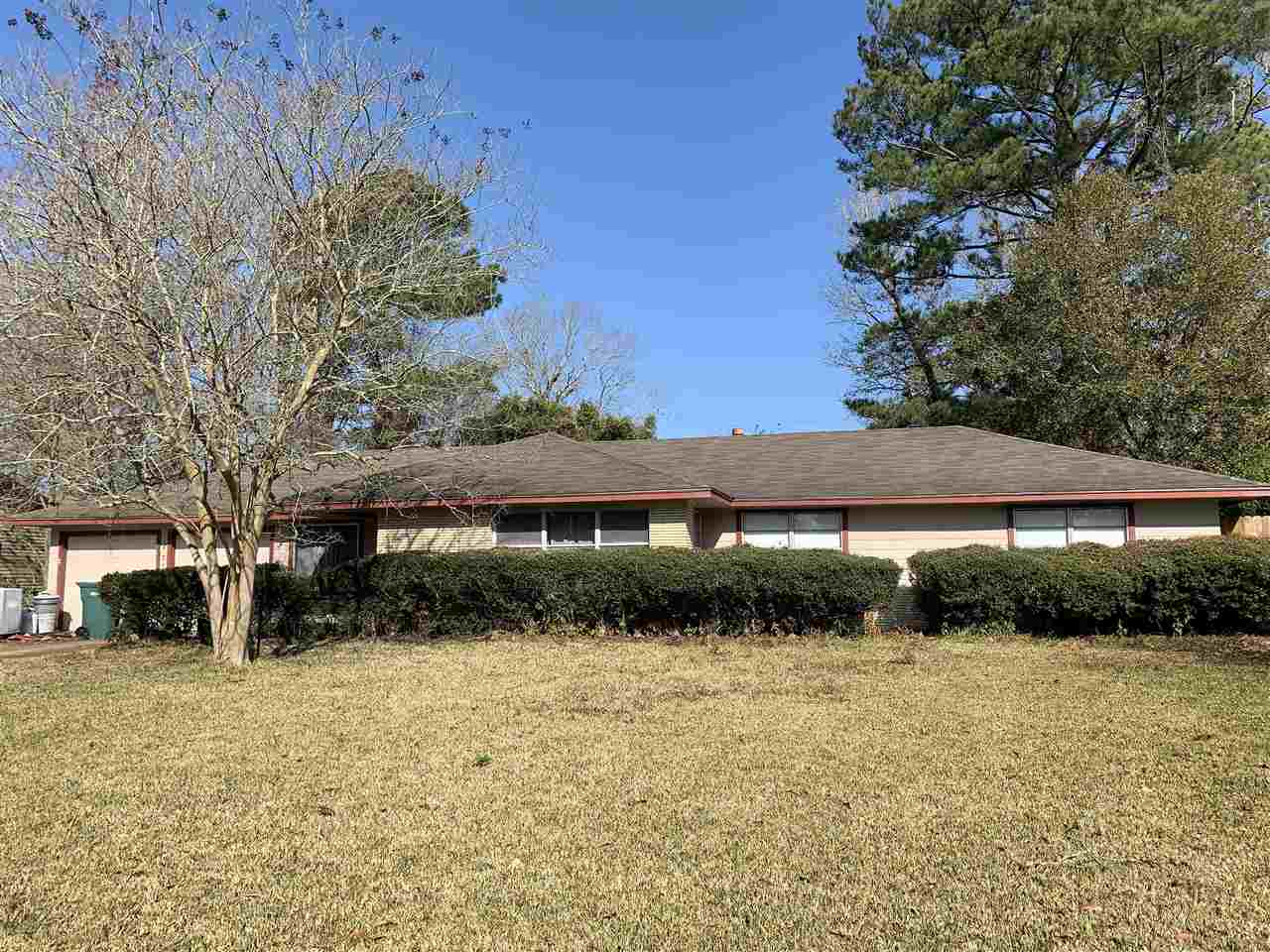Lanark Ln, Beaumont, TX 77706
