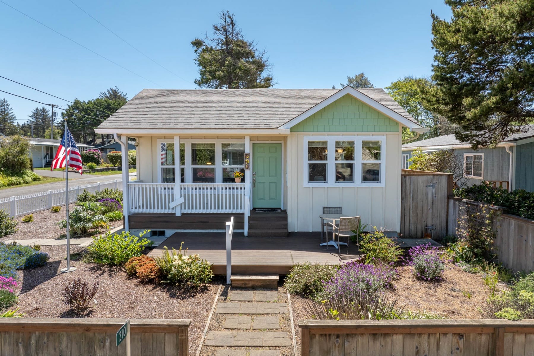 210 Lorraine Street Gleneden Beach, OR 97388