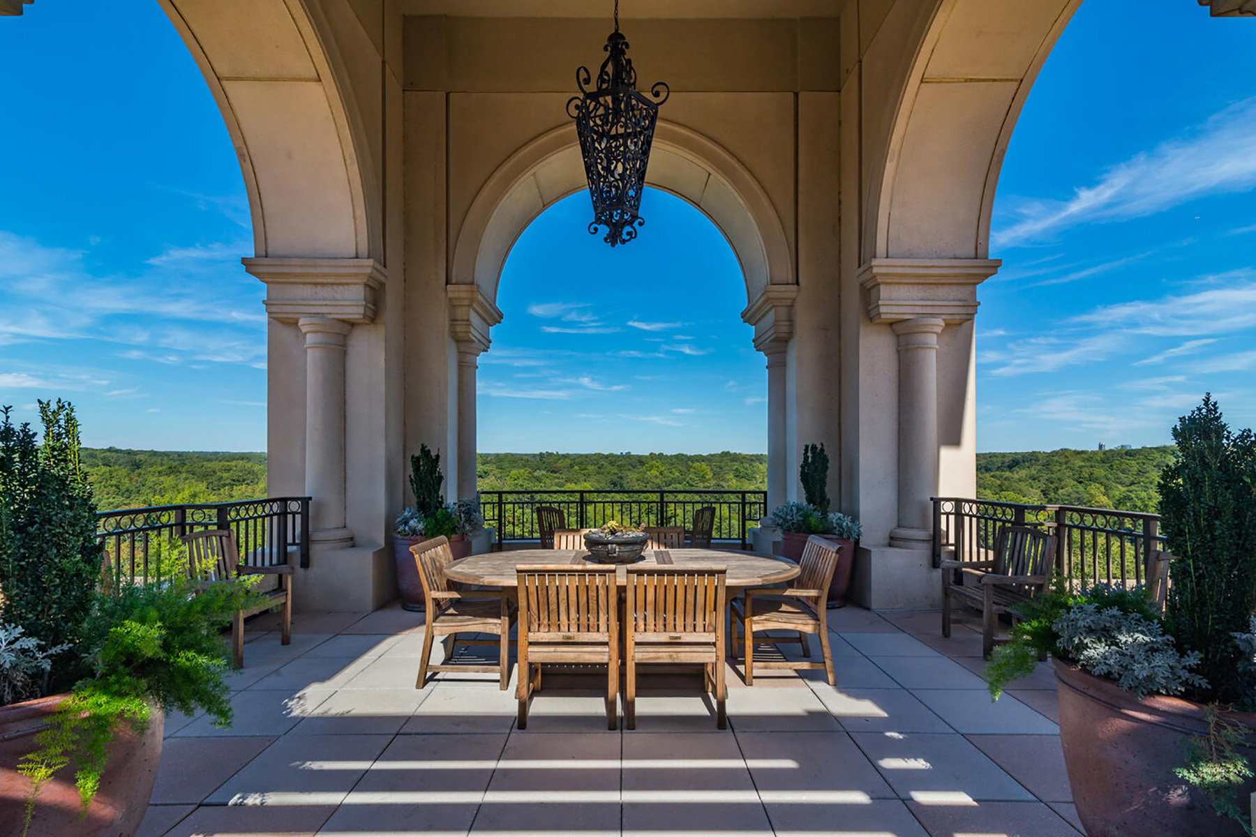 Elegant Two Bedroom Retreat in Atlanta's Luxurious Borghese Condominium