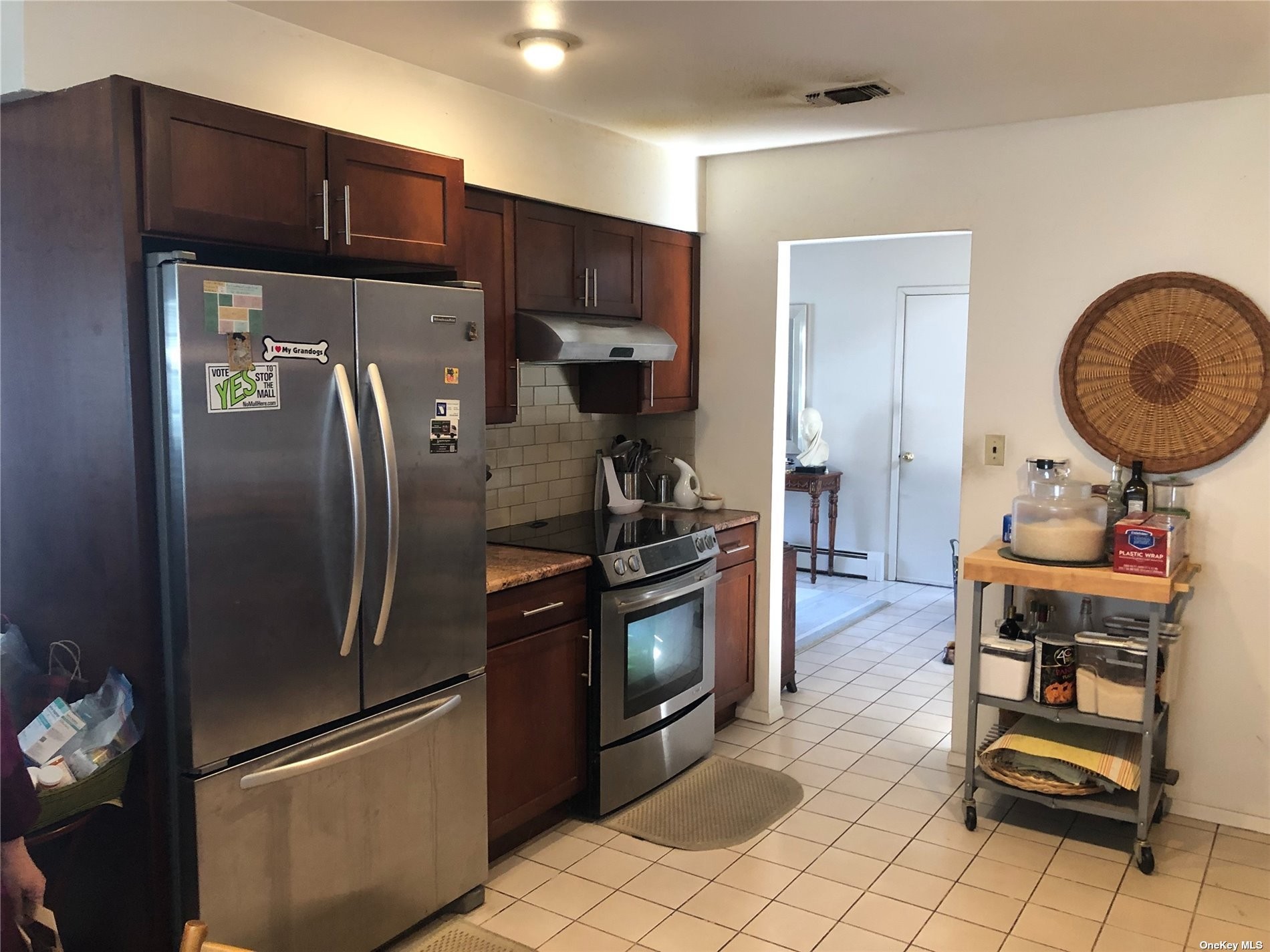 78 Barry Ln, Syosset, NY 11791