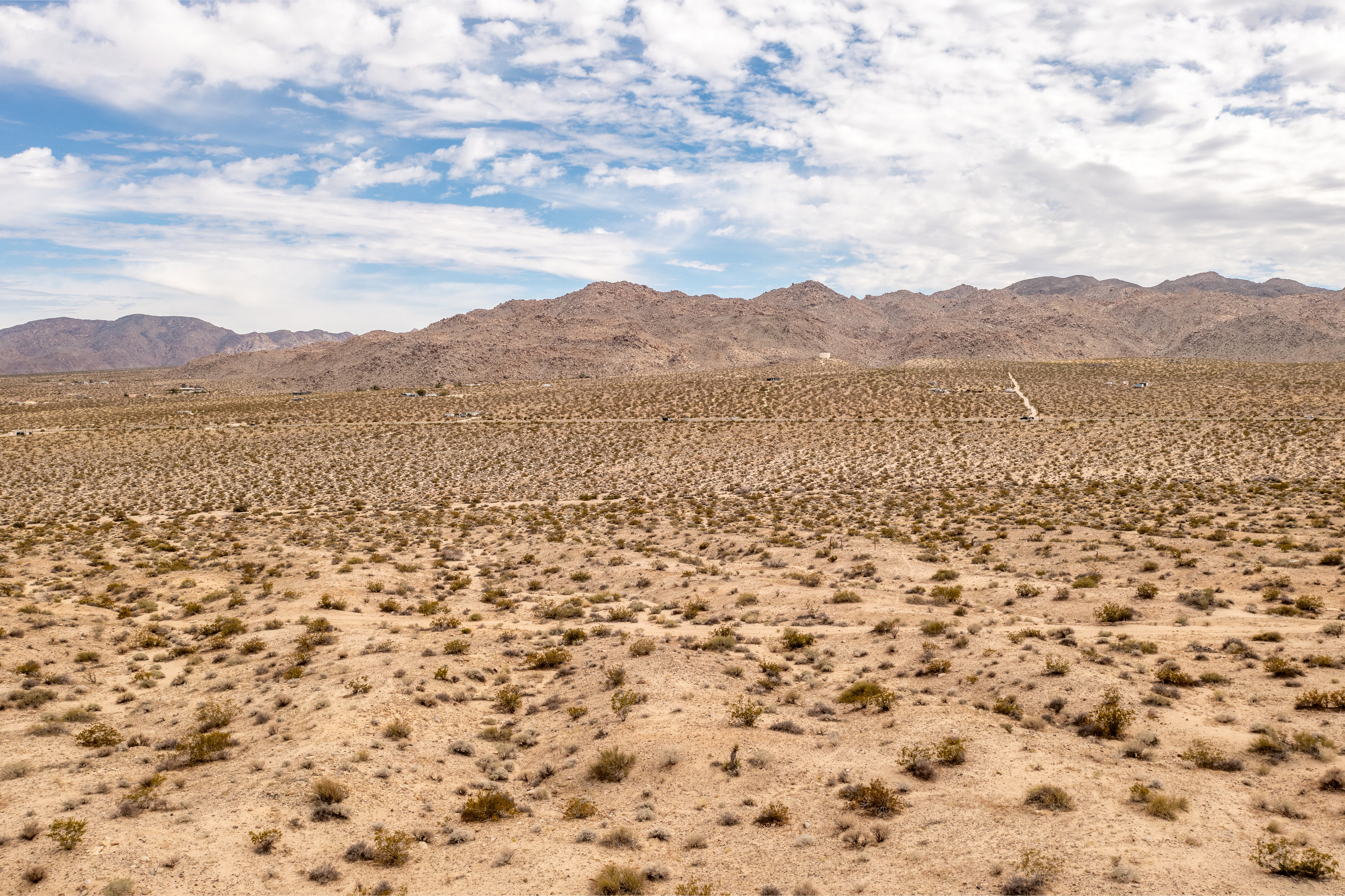 Peak Perfection: 10-Acre Panoramic Paradise in Joshua Tree