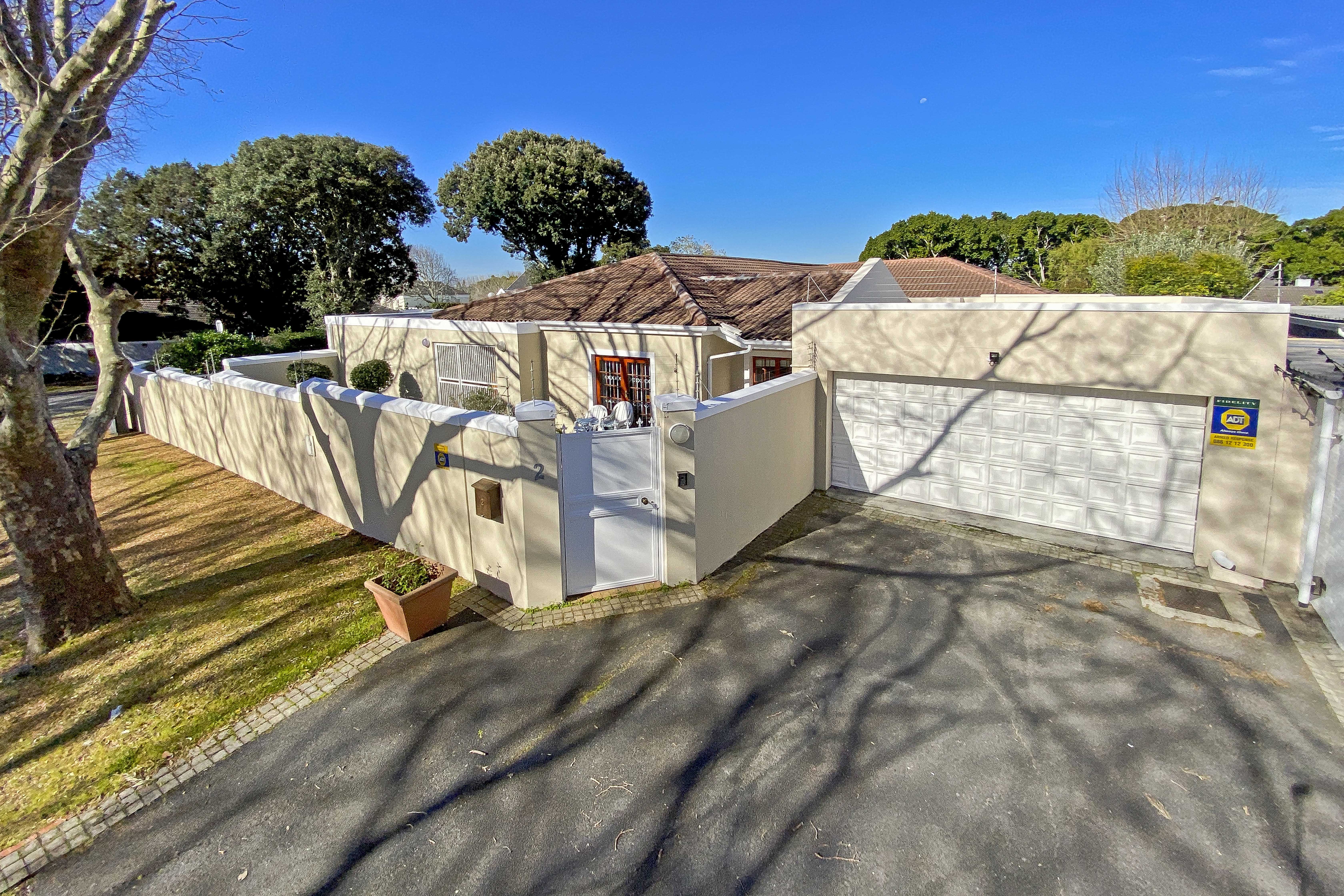 2 Christine Street, Constantia