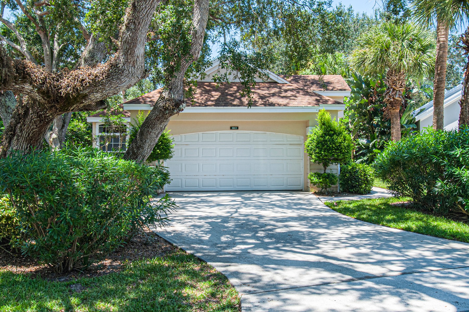 8813 Lakeside Circle, Vero Beach, FL