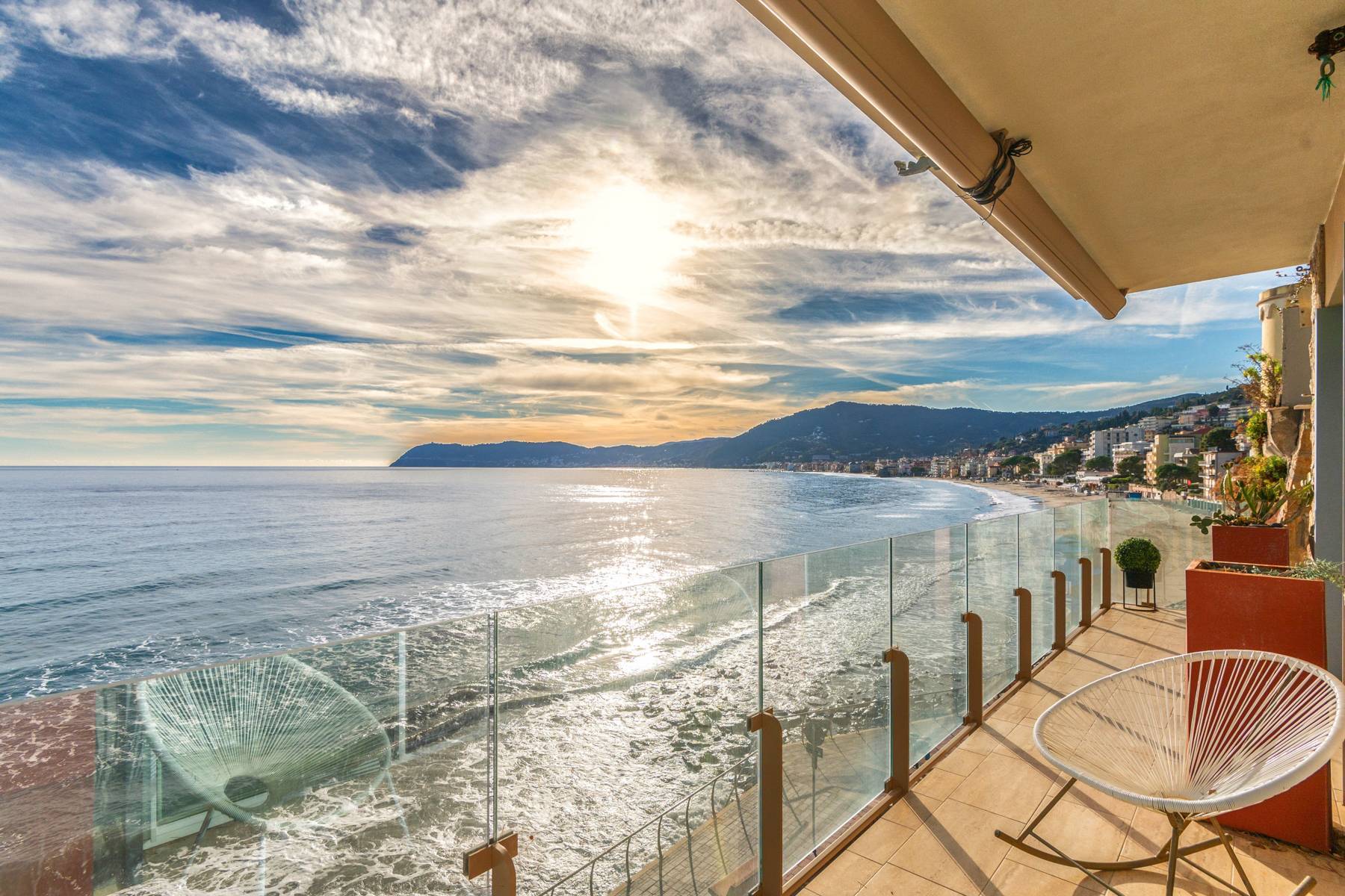 Exclusive apartment on the Alassio seafront