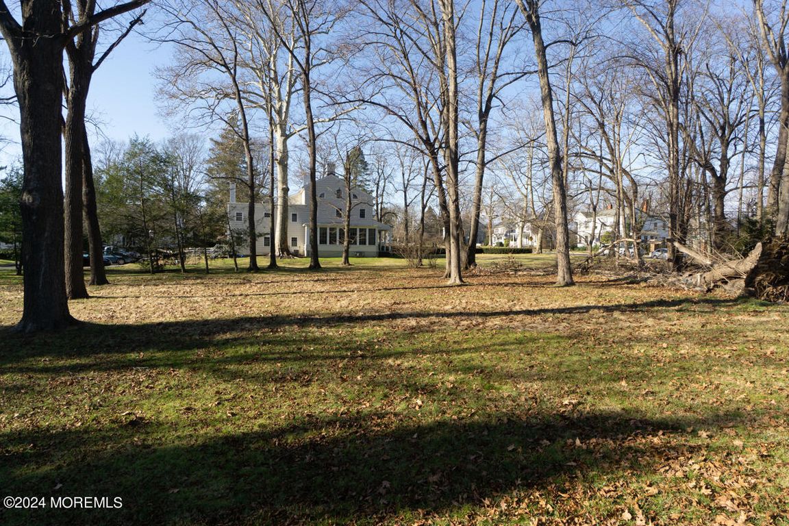 342 Sycamore Ave, Shrewsbury, NJ 07702