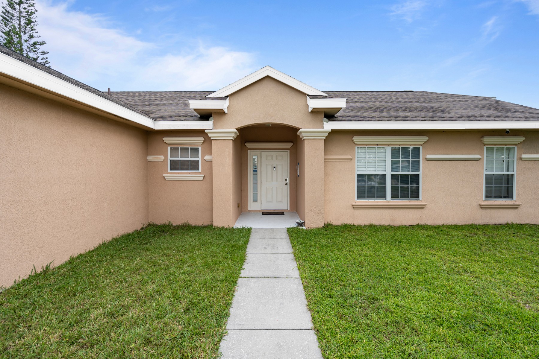 2833 grant  avenue se, palm bay, fl