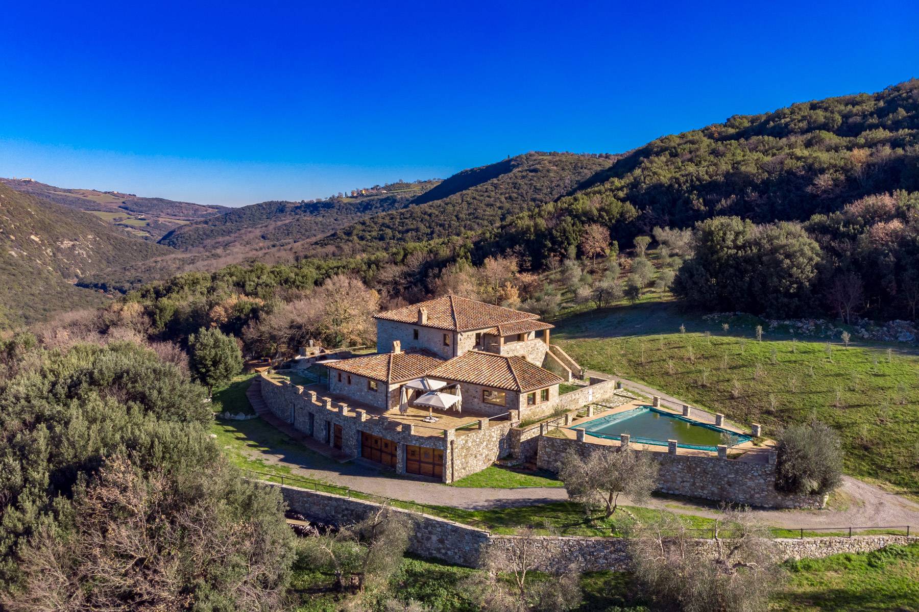 Elegant countryhouse with pool immersed in the Val d'Orcia