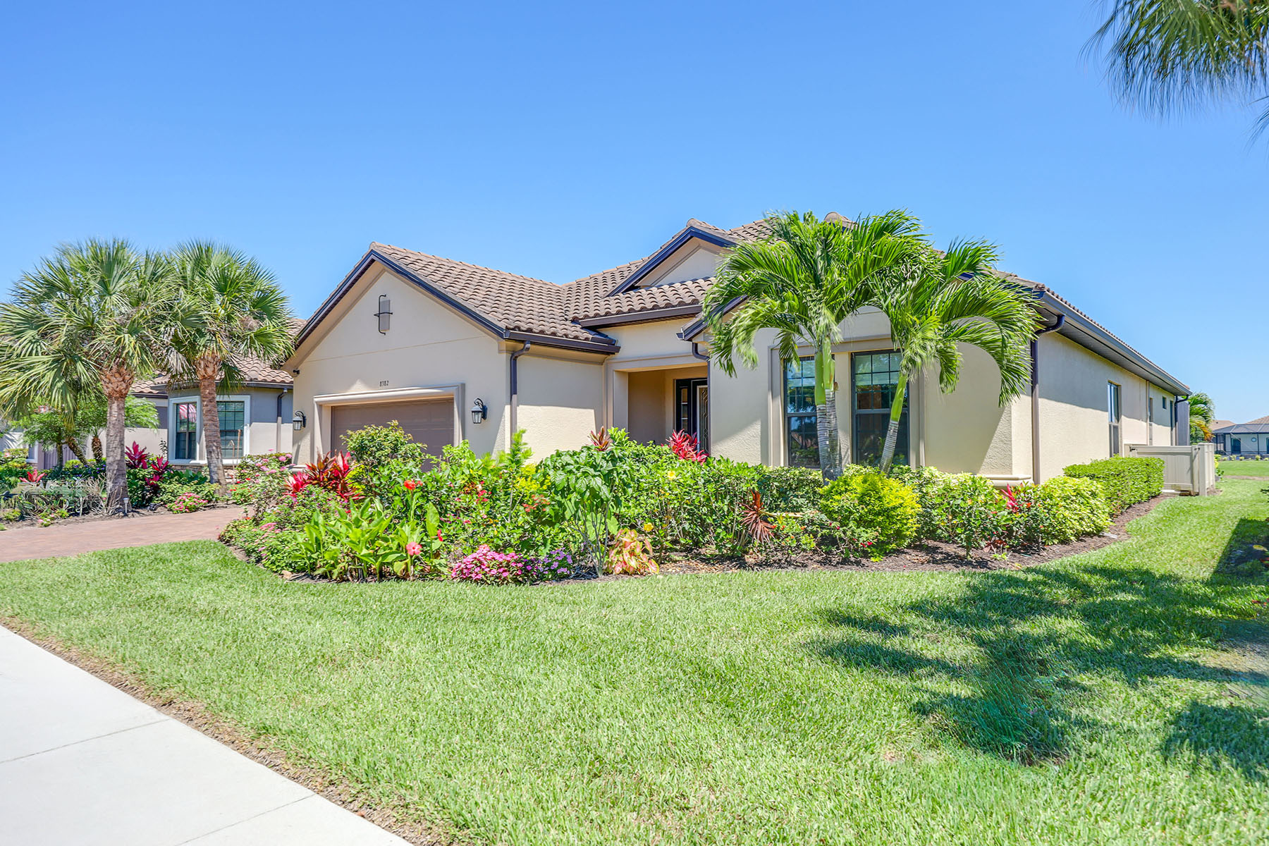 ESPLANADE AT HACIENDA LAKES