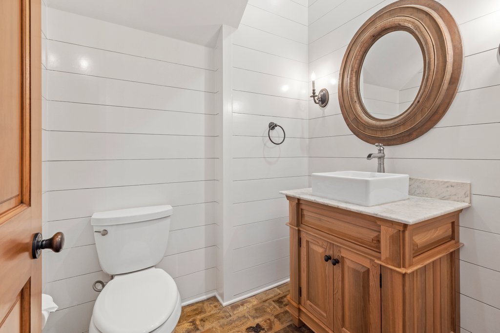 3235 Henderson Bayou Rd, Lake Charles, LA 70605