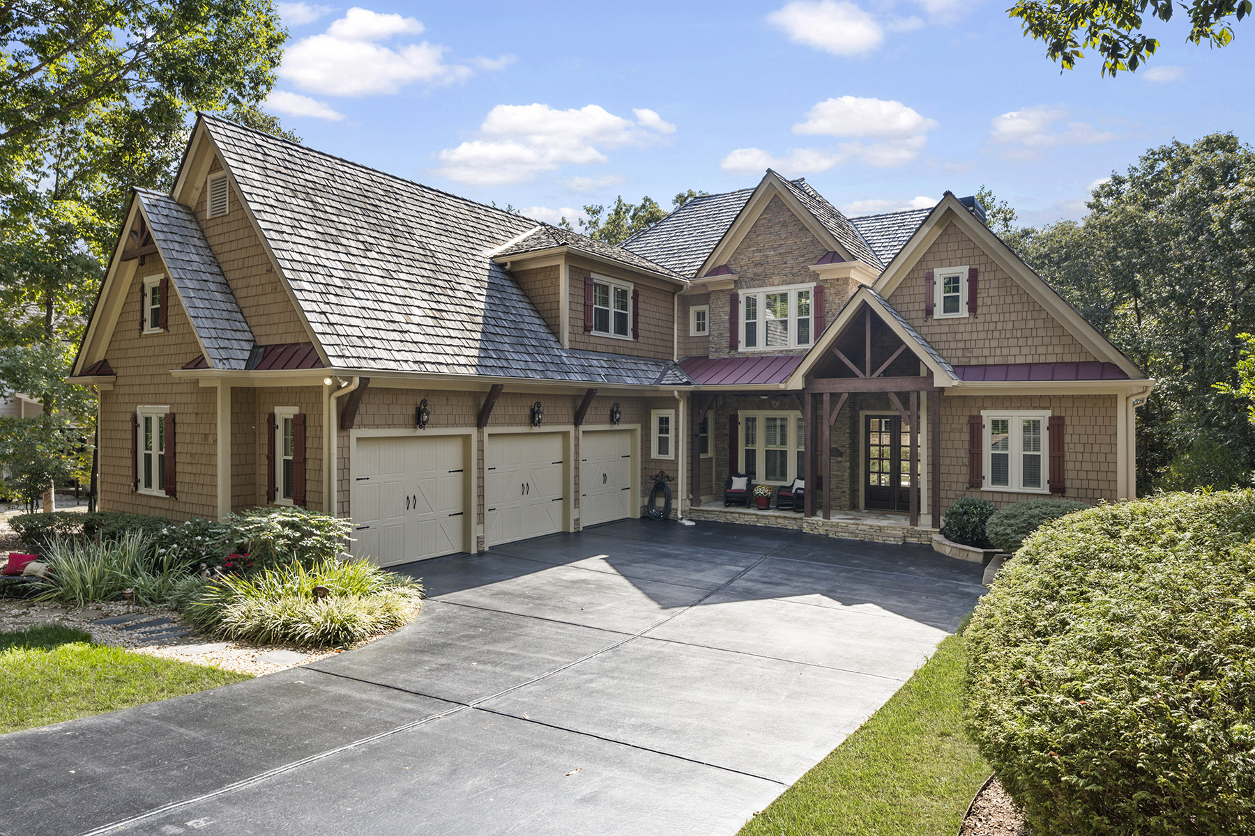 Elegance, Comfort and Sophistication in Chestatee Lake and Golf Community