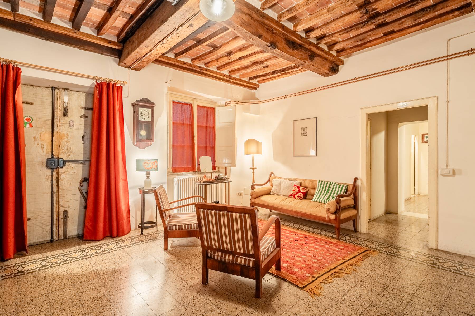 Timeless apartment in historic building in Lucca