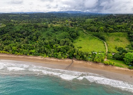 Ready to Divide Eco Beachfront Retreat Property in Drake Bay Ready to Build