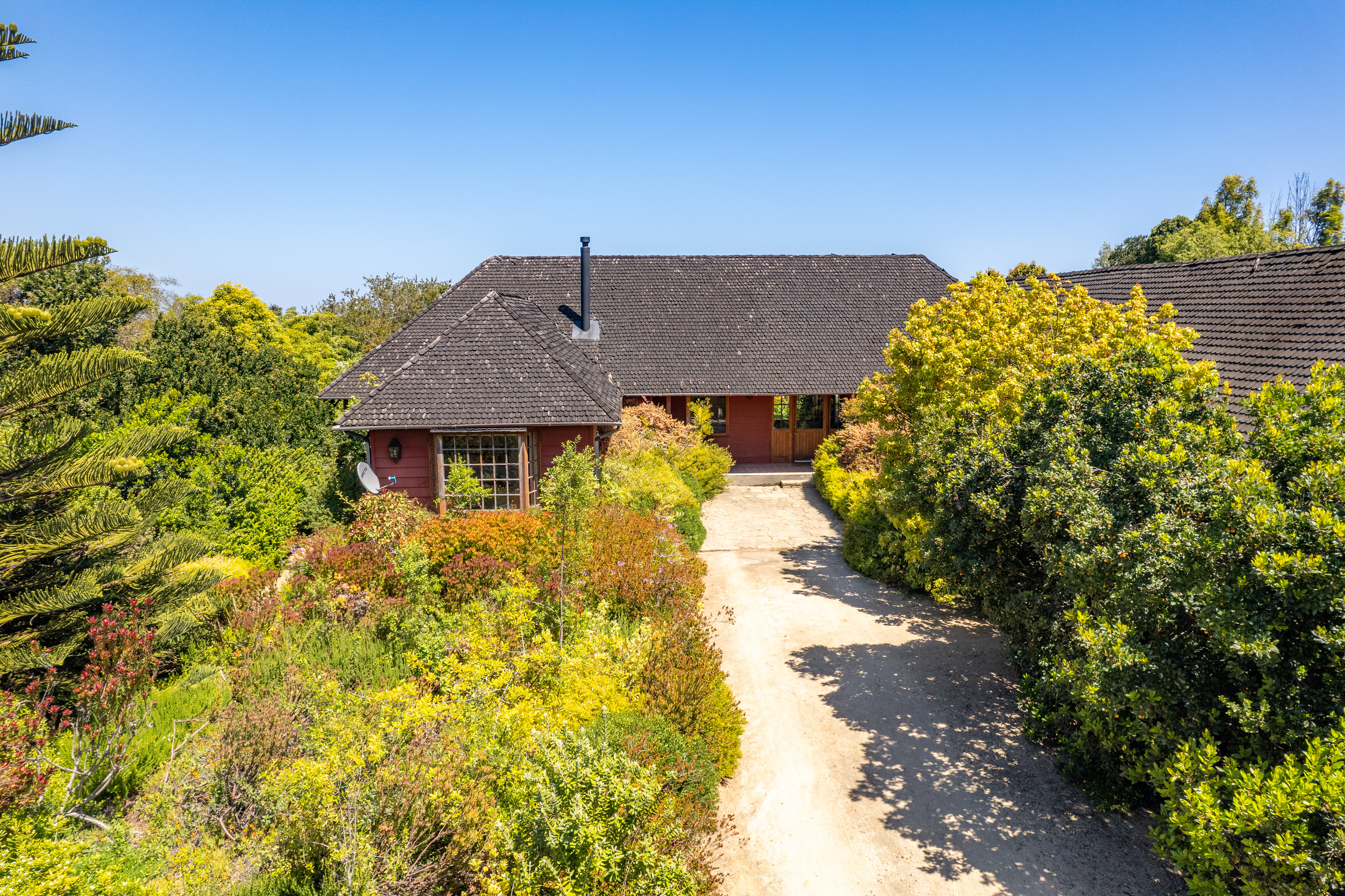 Country-style house on the heights of Cachagua.