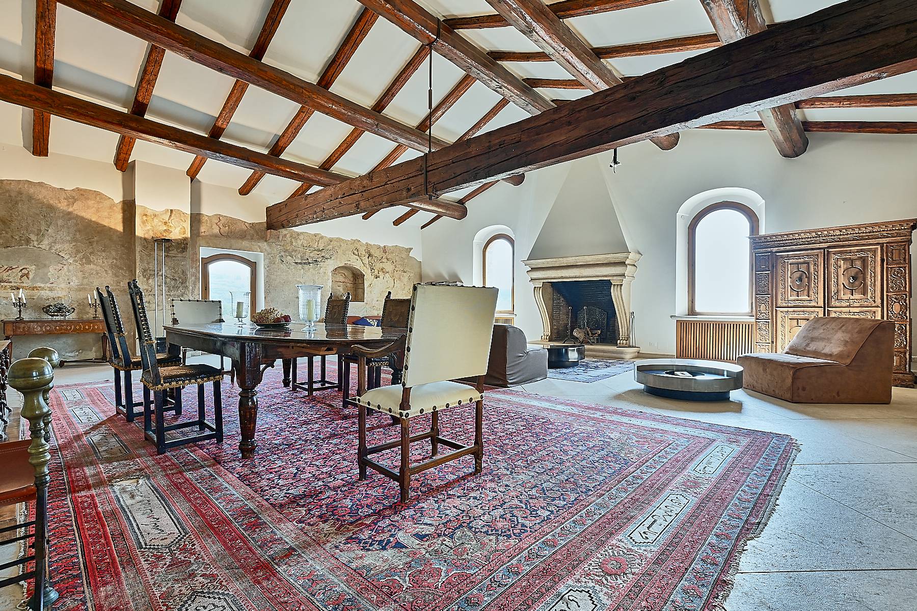 15th century frescoed villa with magnificent panoramic view over the city